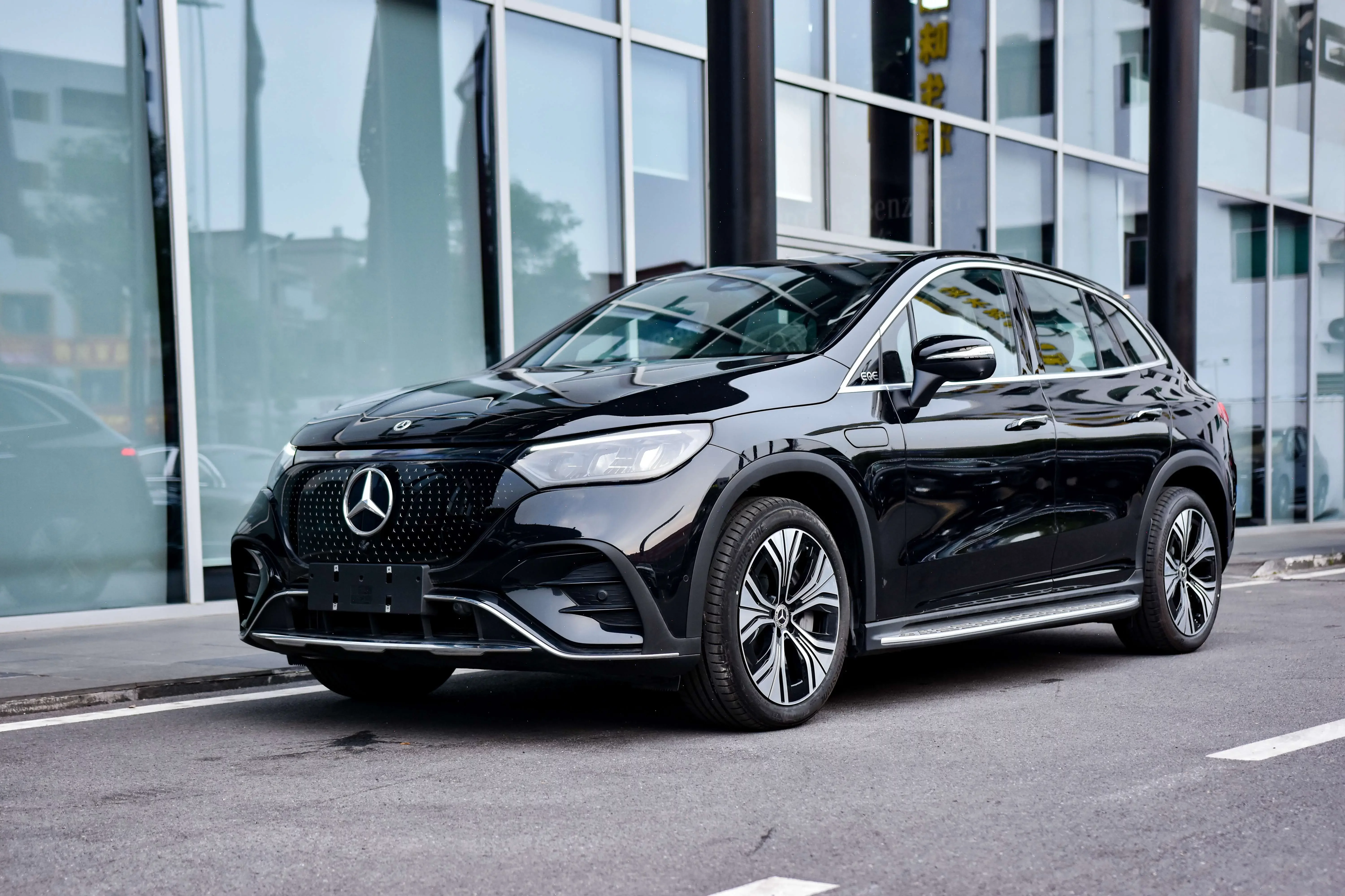 Mercedes-Benz EQE SUV