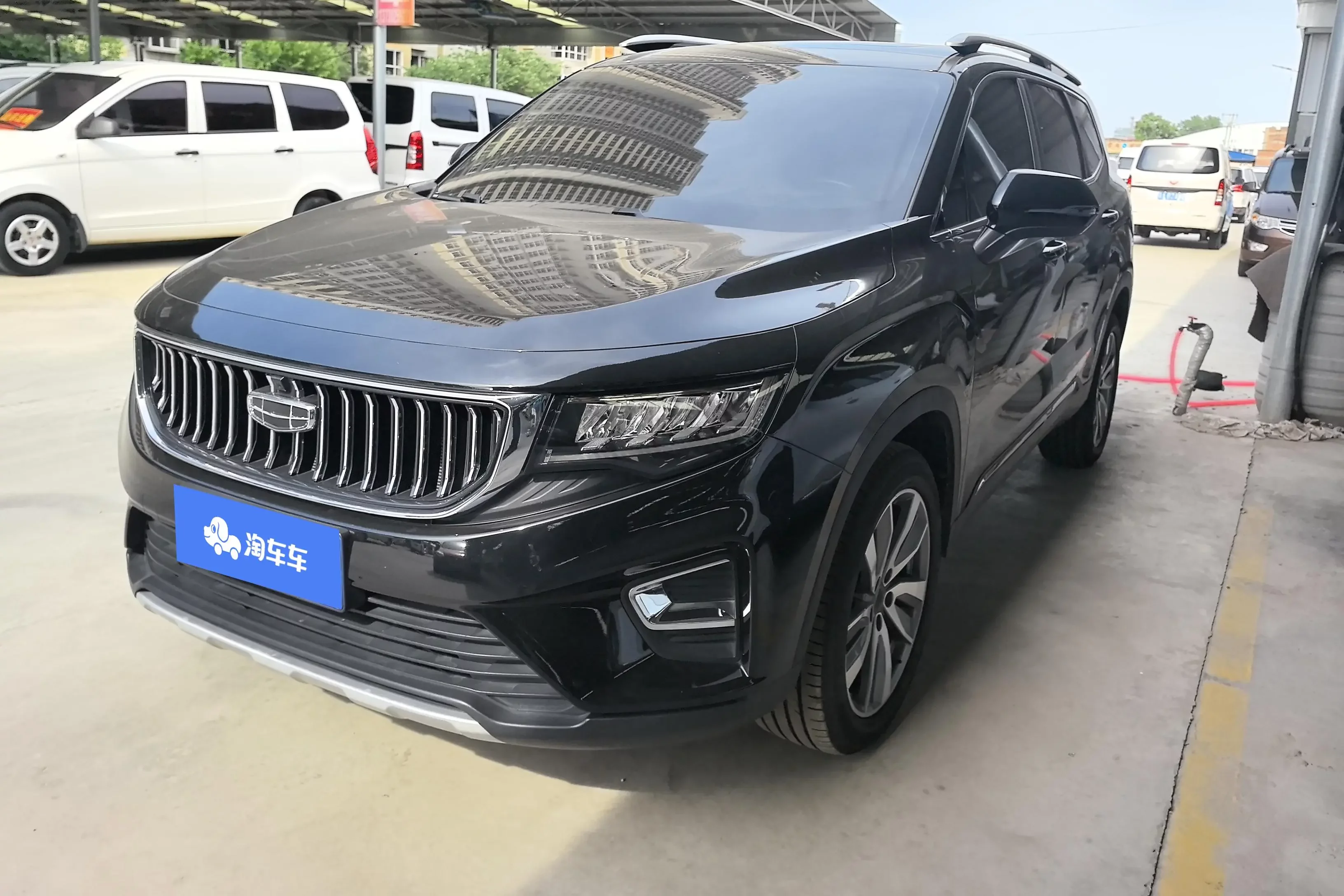 Geely Okavango