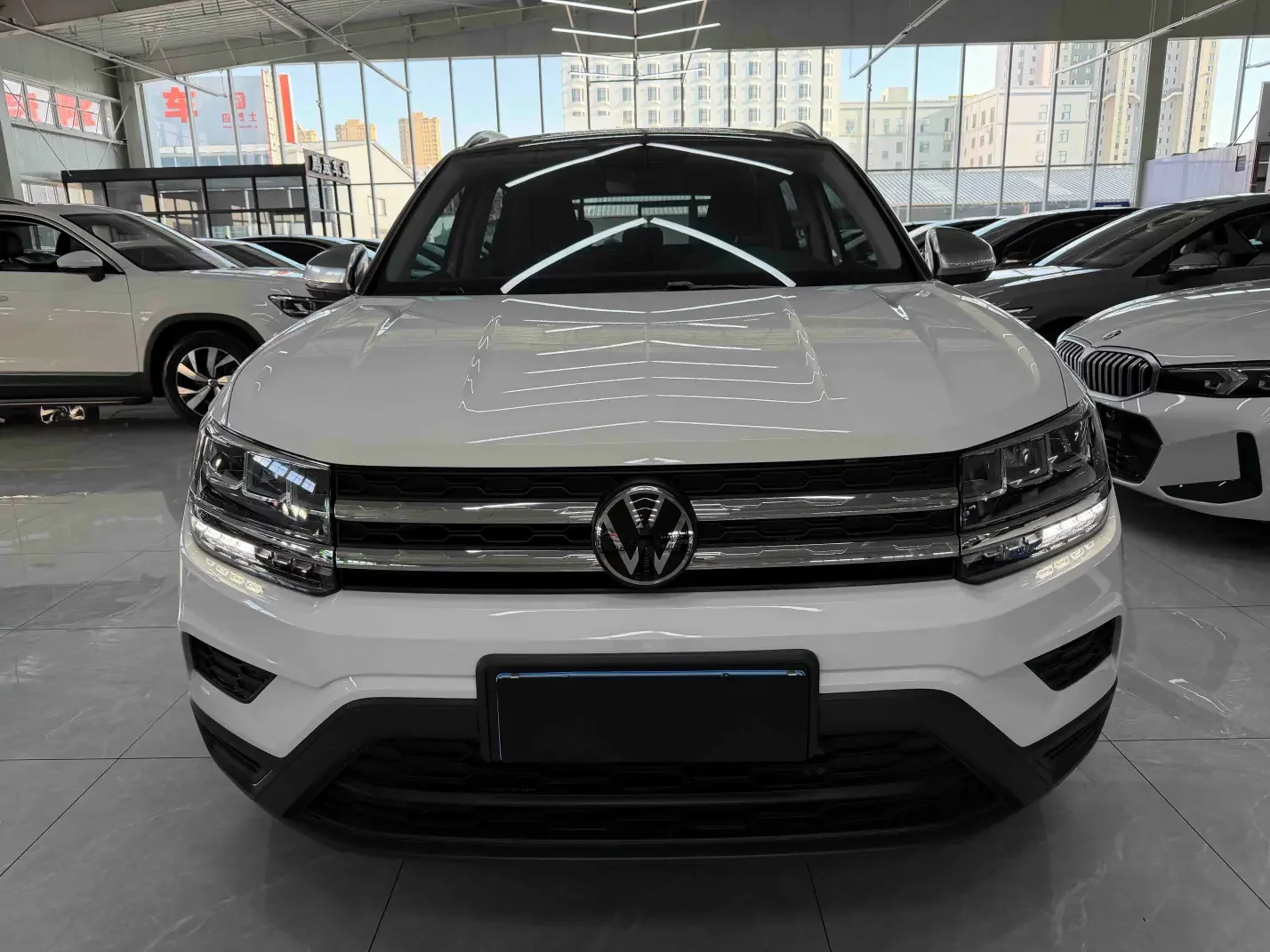 Volkswagen Tharu