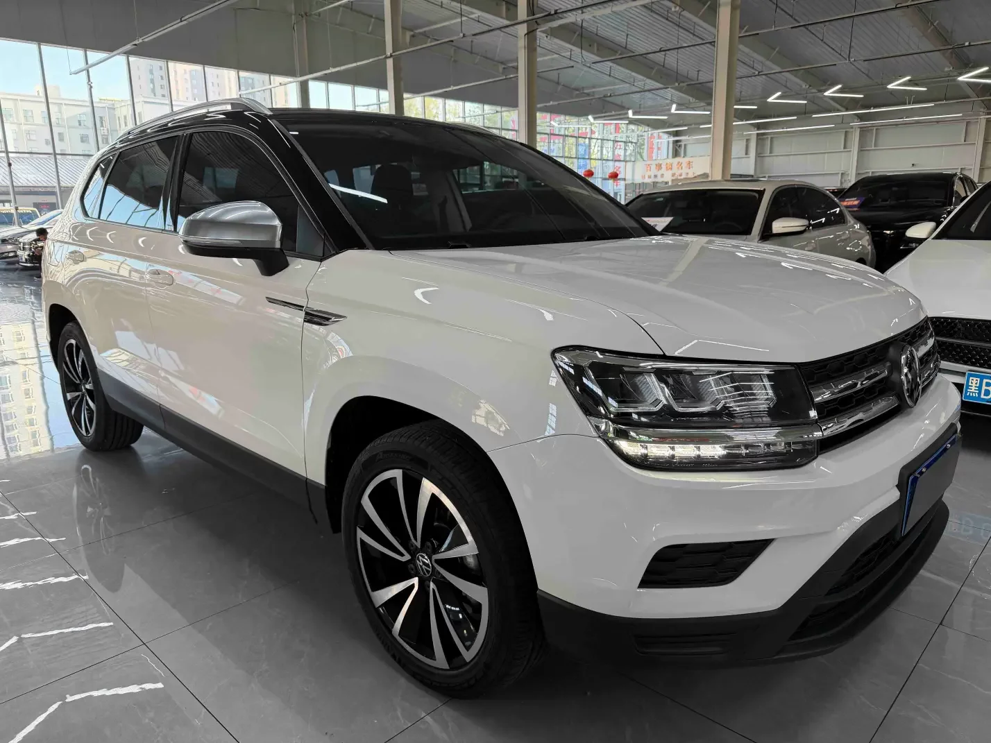 Volkswagen Tharu