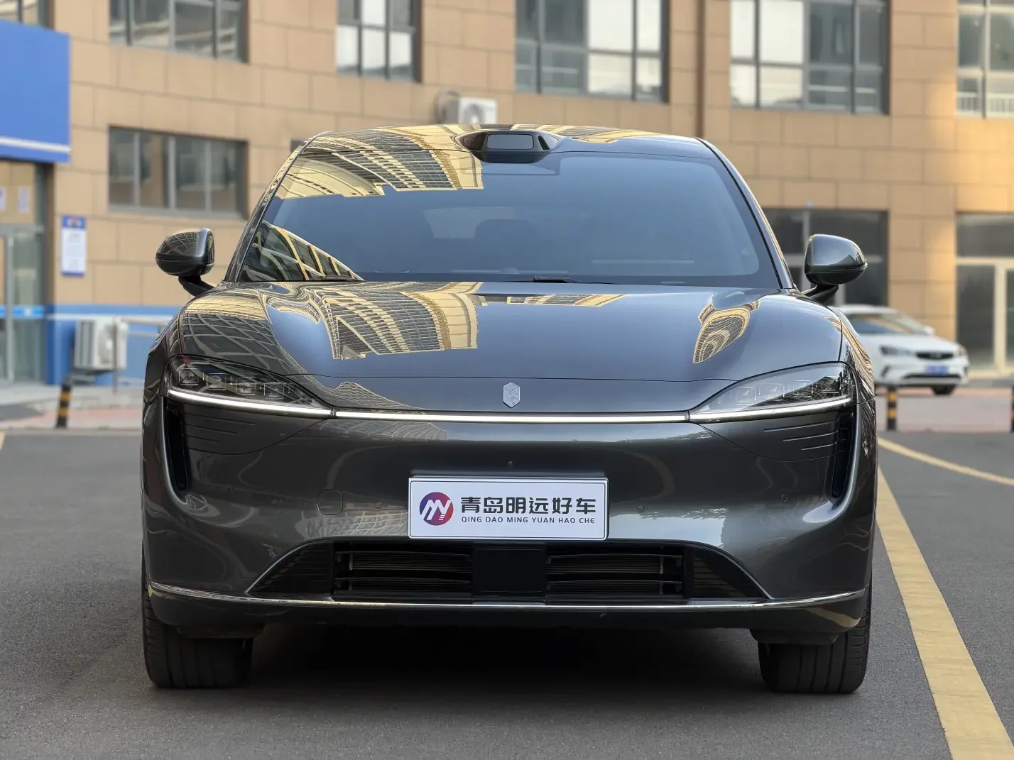 Luxeed Zhijie R7