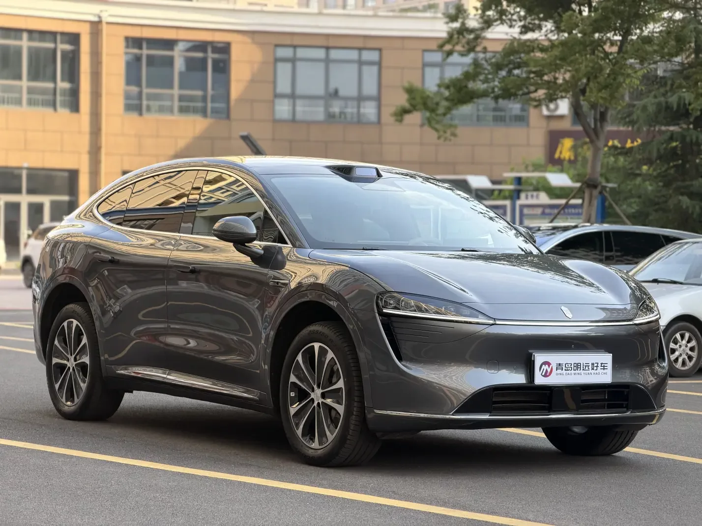 Luxeed Zhijie R7