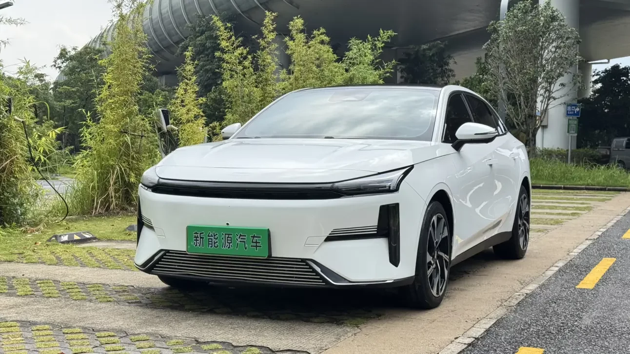 Geely Galaxy L6