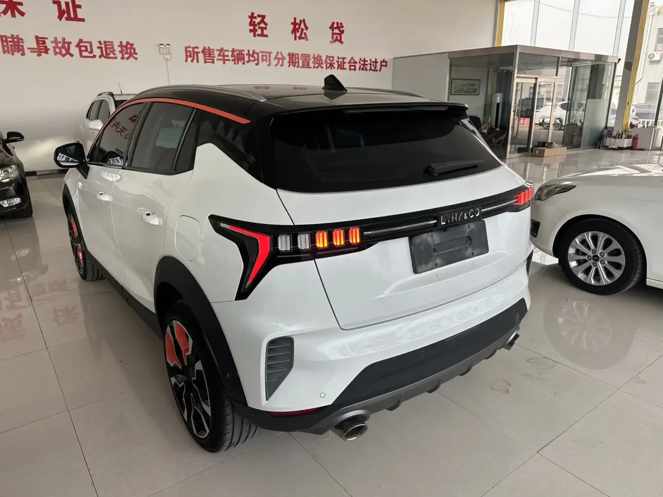 Lynk & Co 06