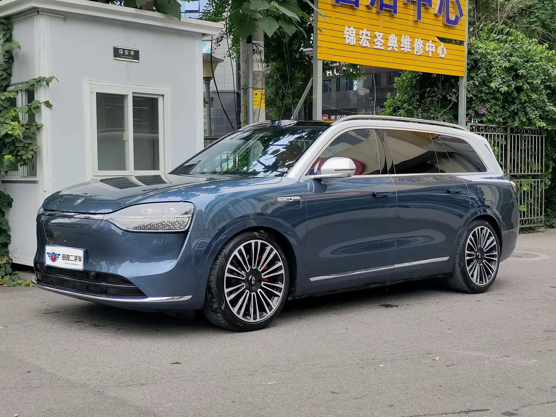 AITO M9 (Wenjie M9)  из Китая