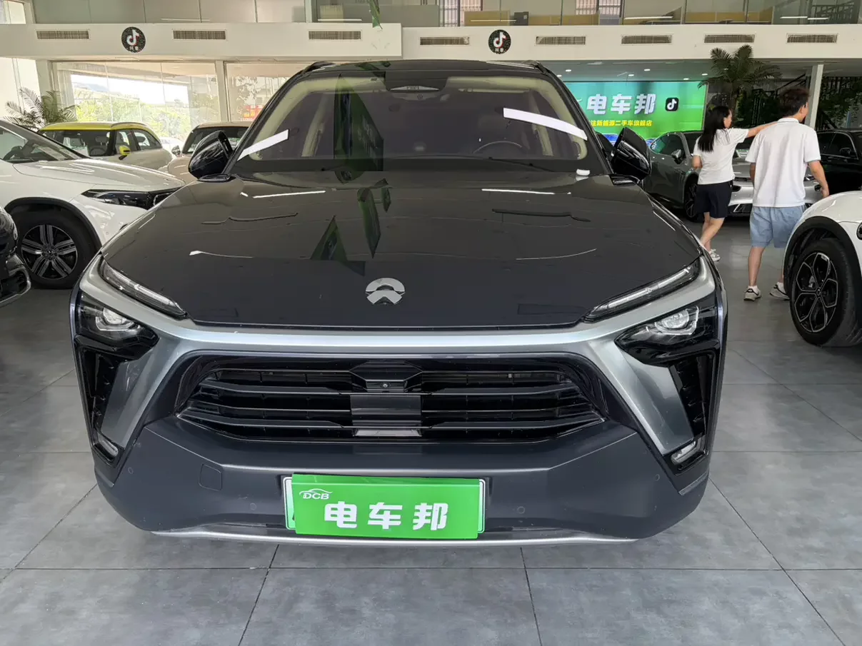 NIO ES8