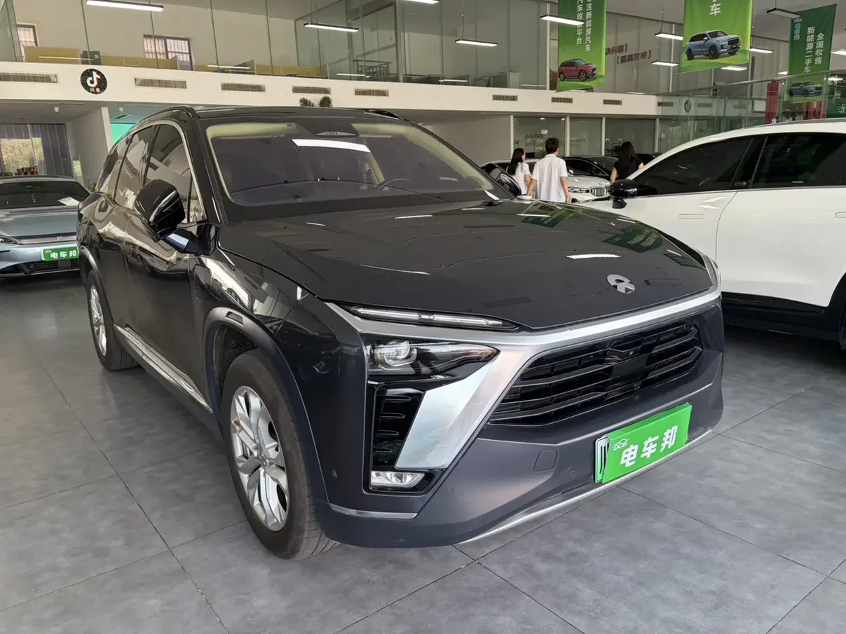 NIO ES8