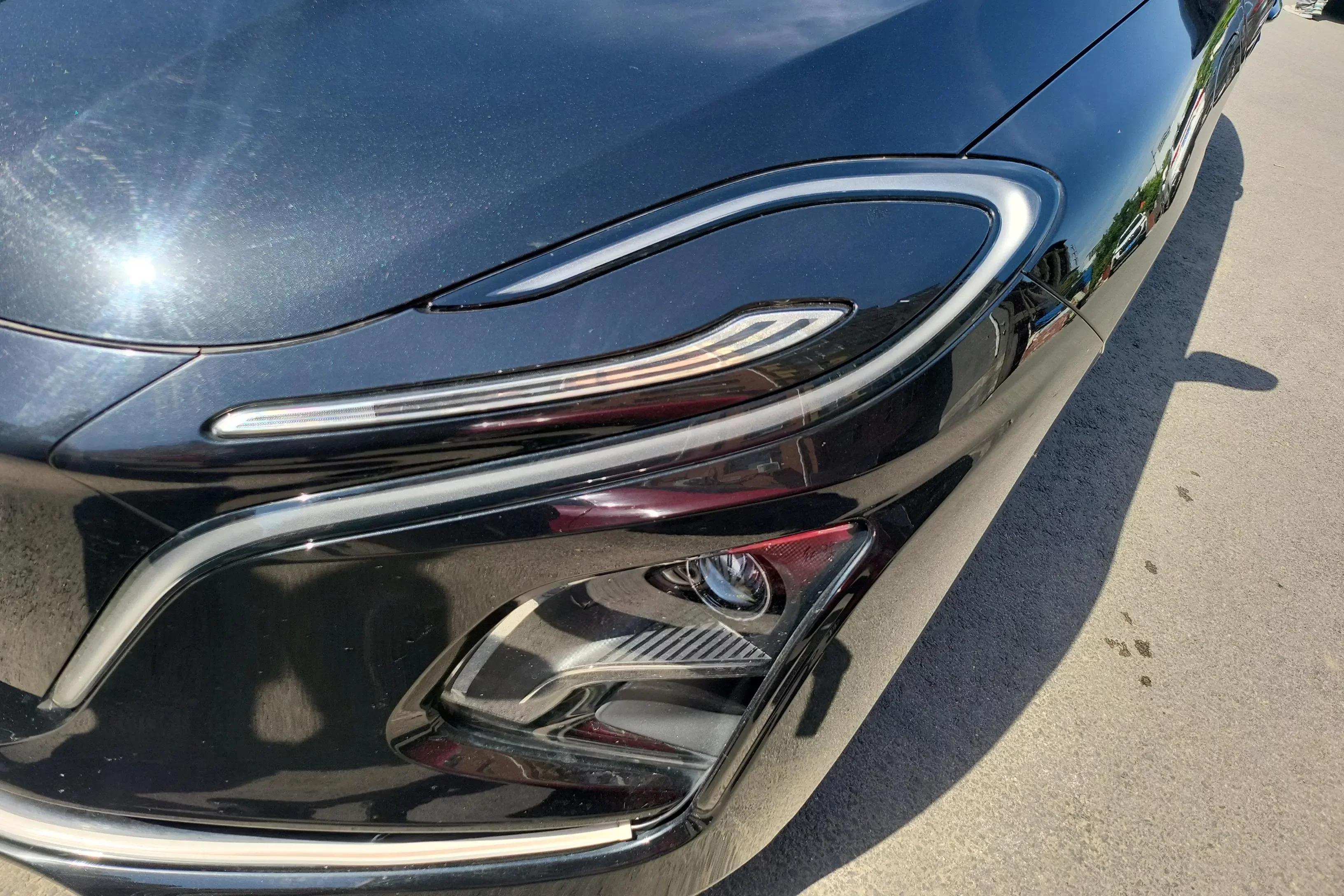 Hongqi E-QM5
