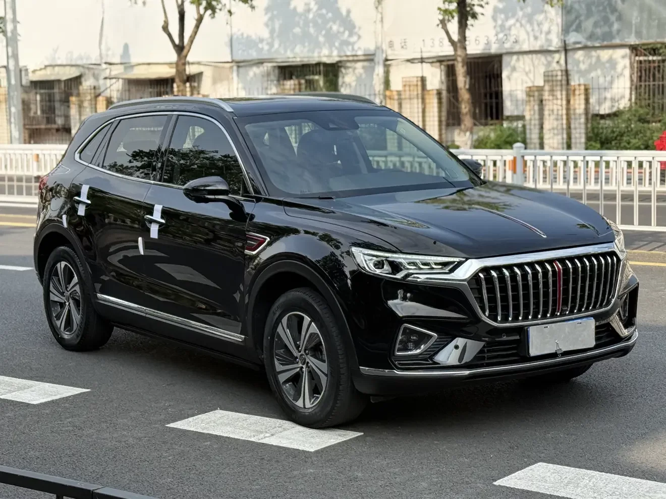 Hongqi HS5