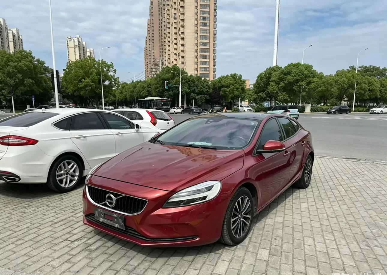 Volvo V40