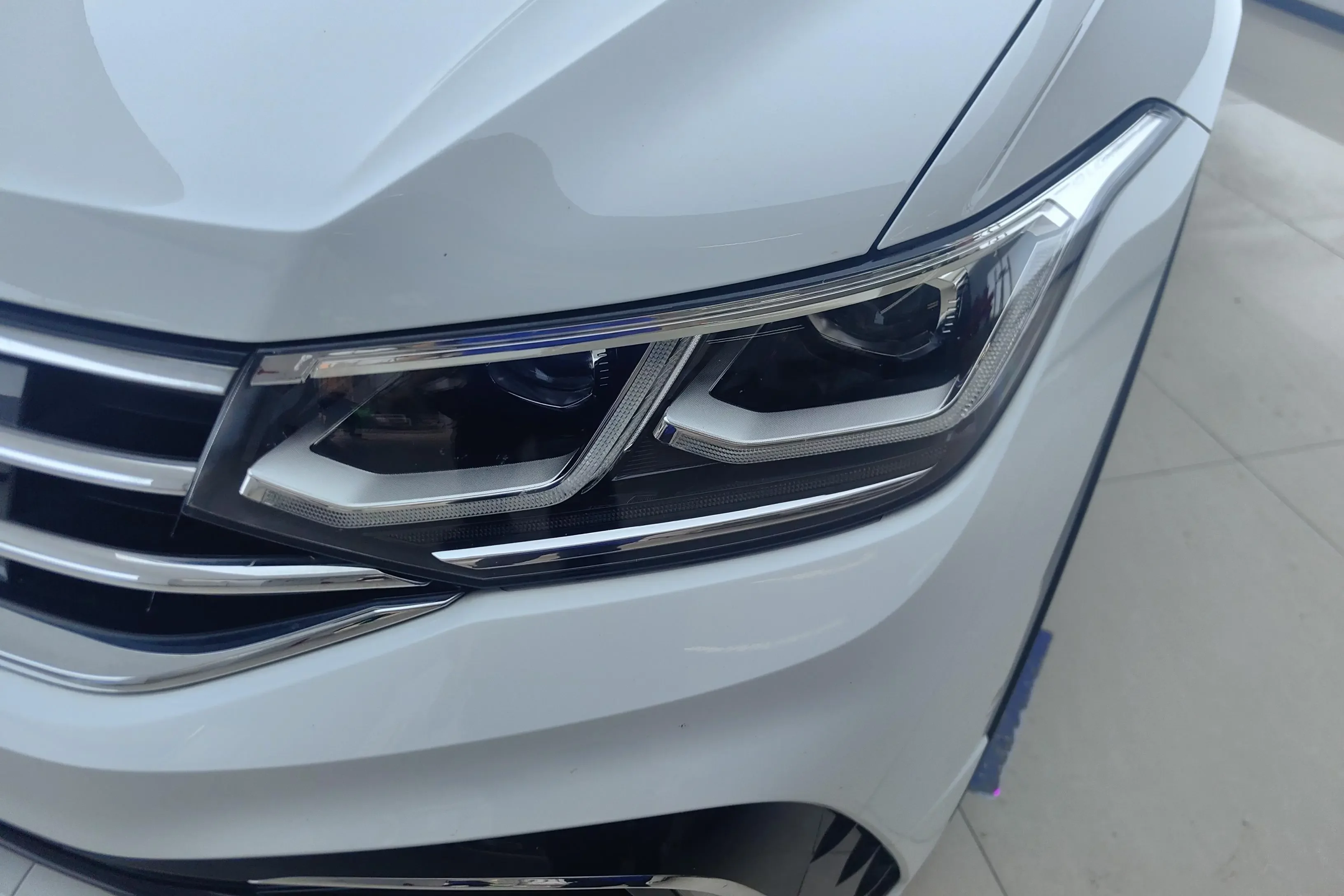 Volkswagen Tiguan L PHEV