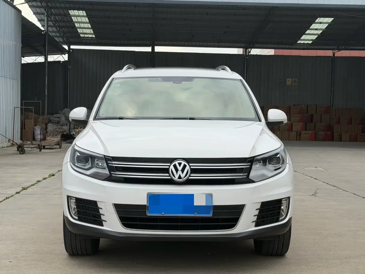 Volkswagen Tiguan (Tharu)