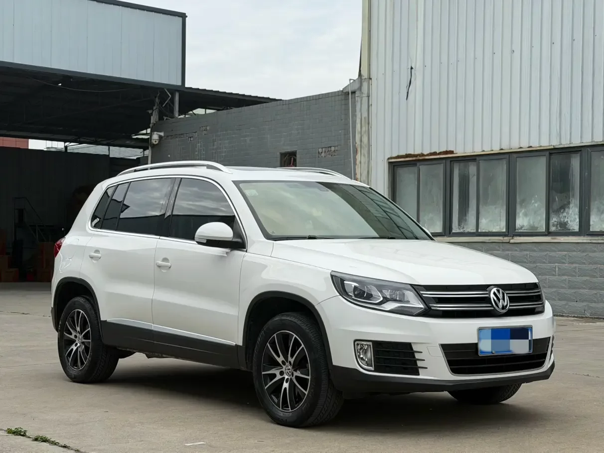Volkswagen Tiguan (Tharu)