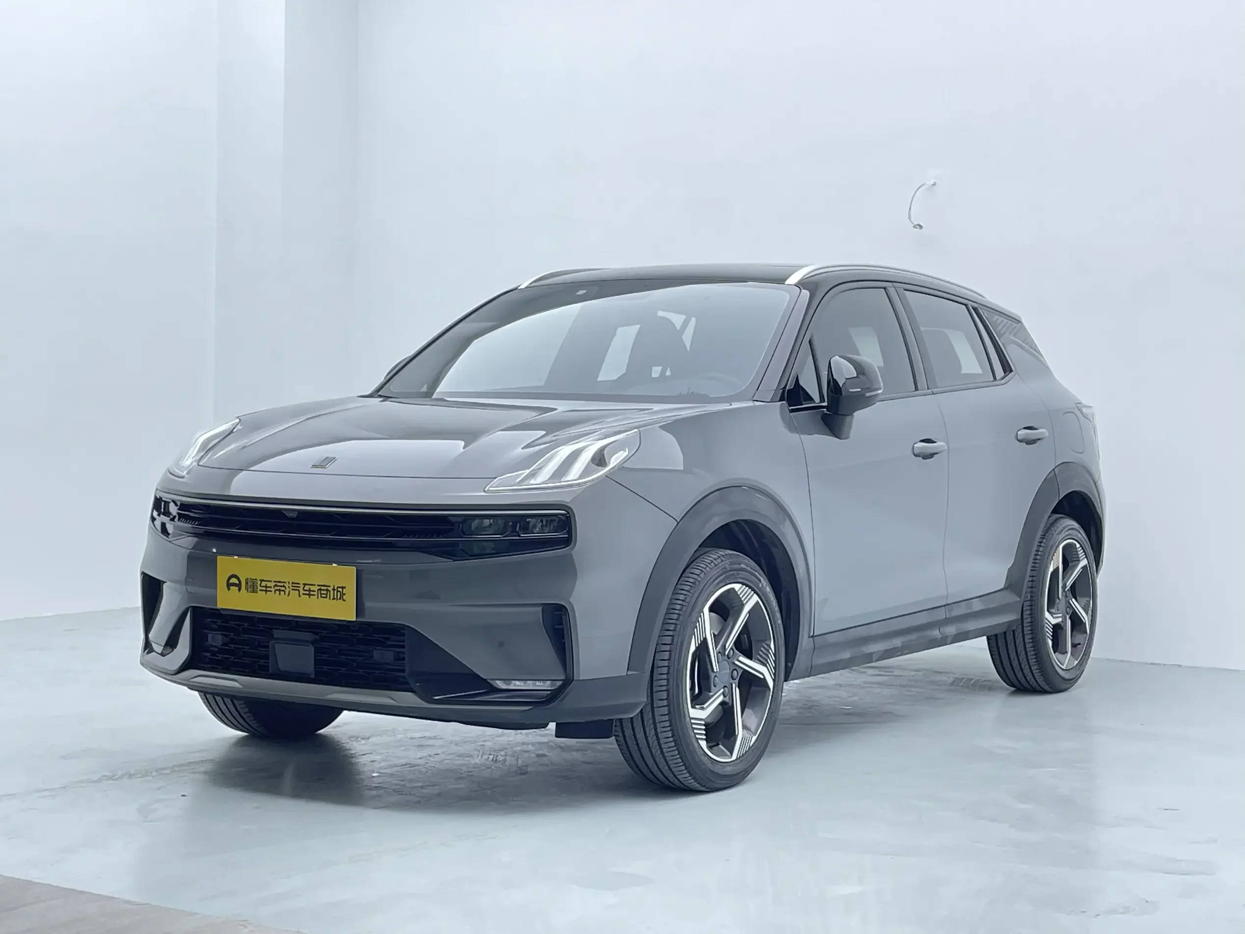 Lynk & Co 06