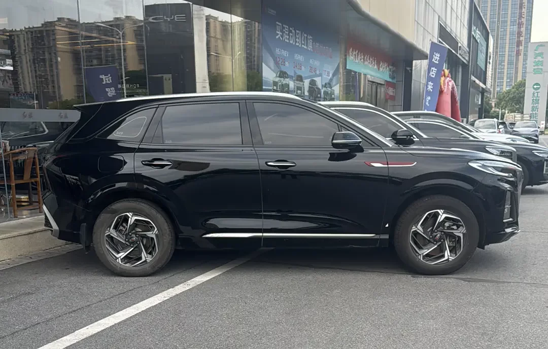 Hongqi HS3