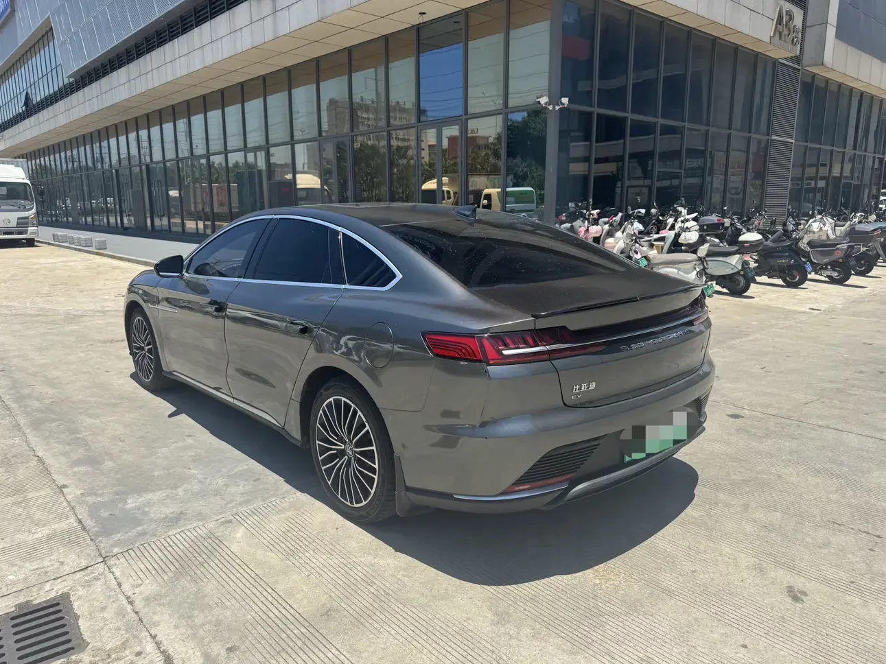 BYD Han EV