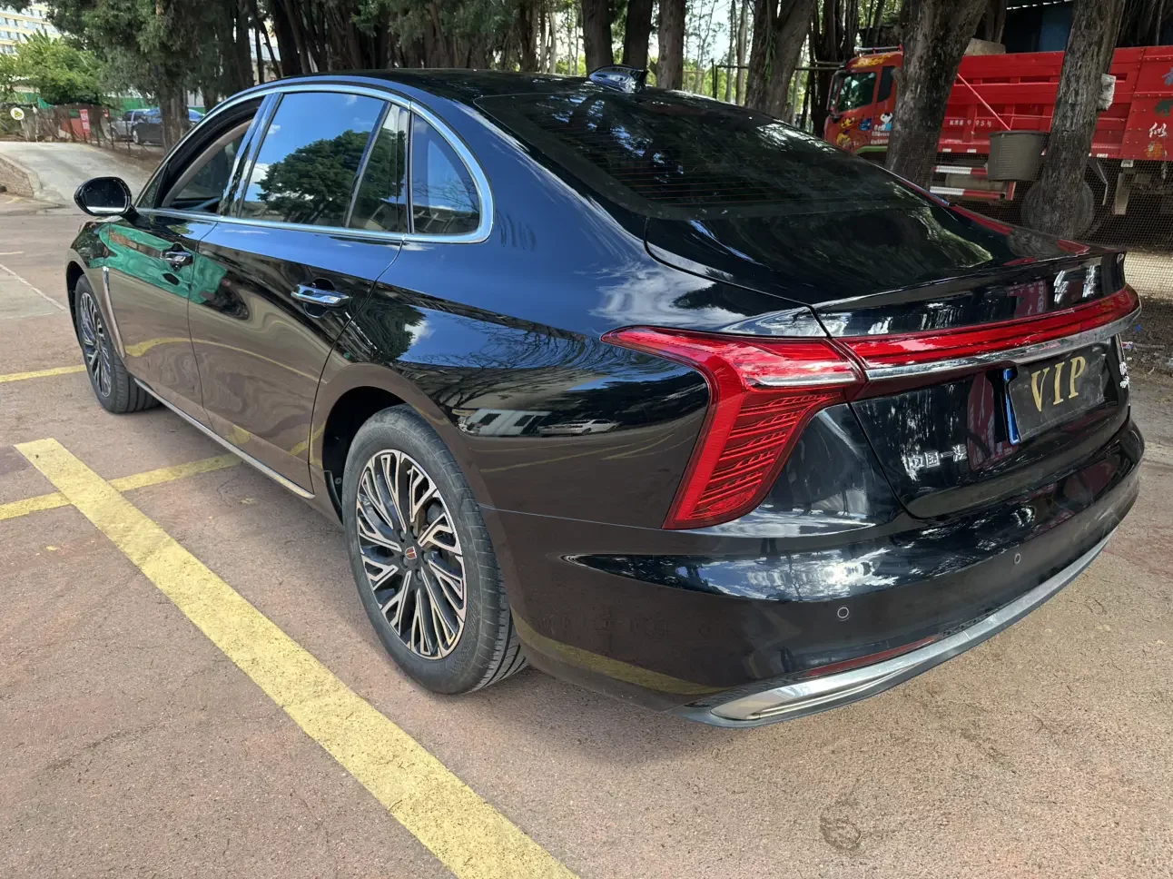 Hongqi H5