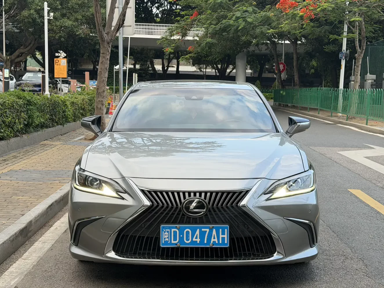 Lexus ES