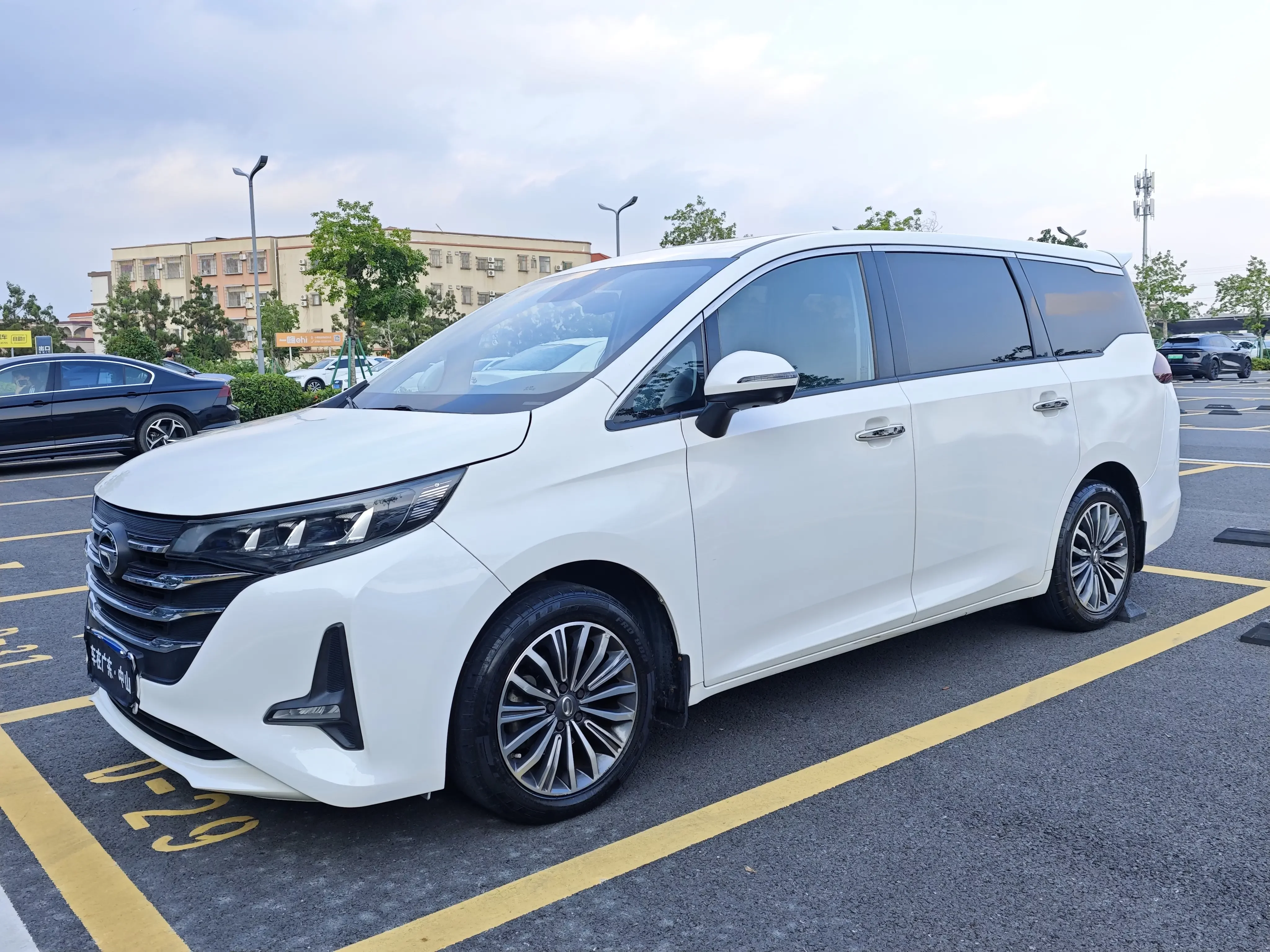 GAC Trumpchi M6  из Китая