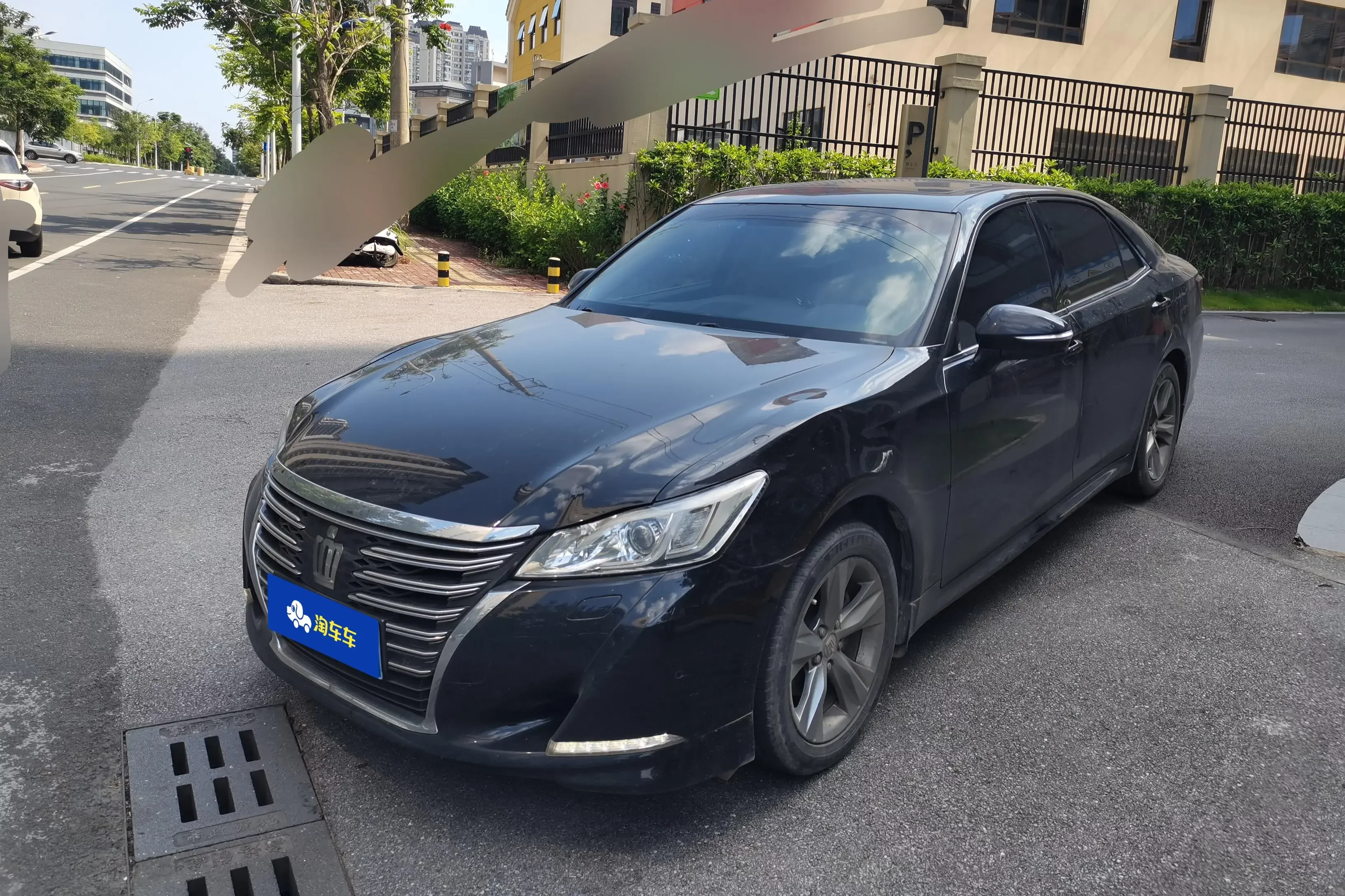 Toyota crown