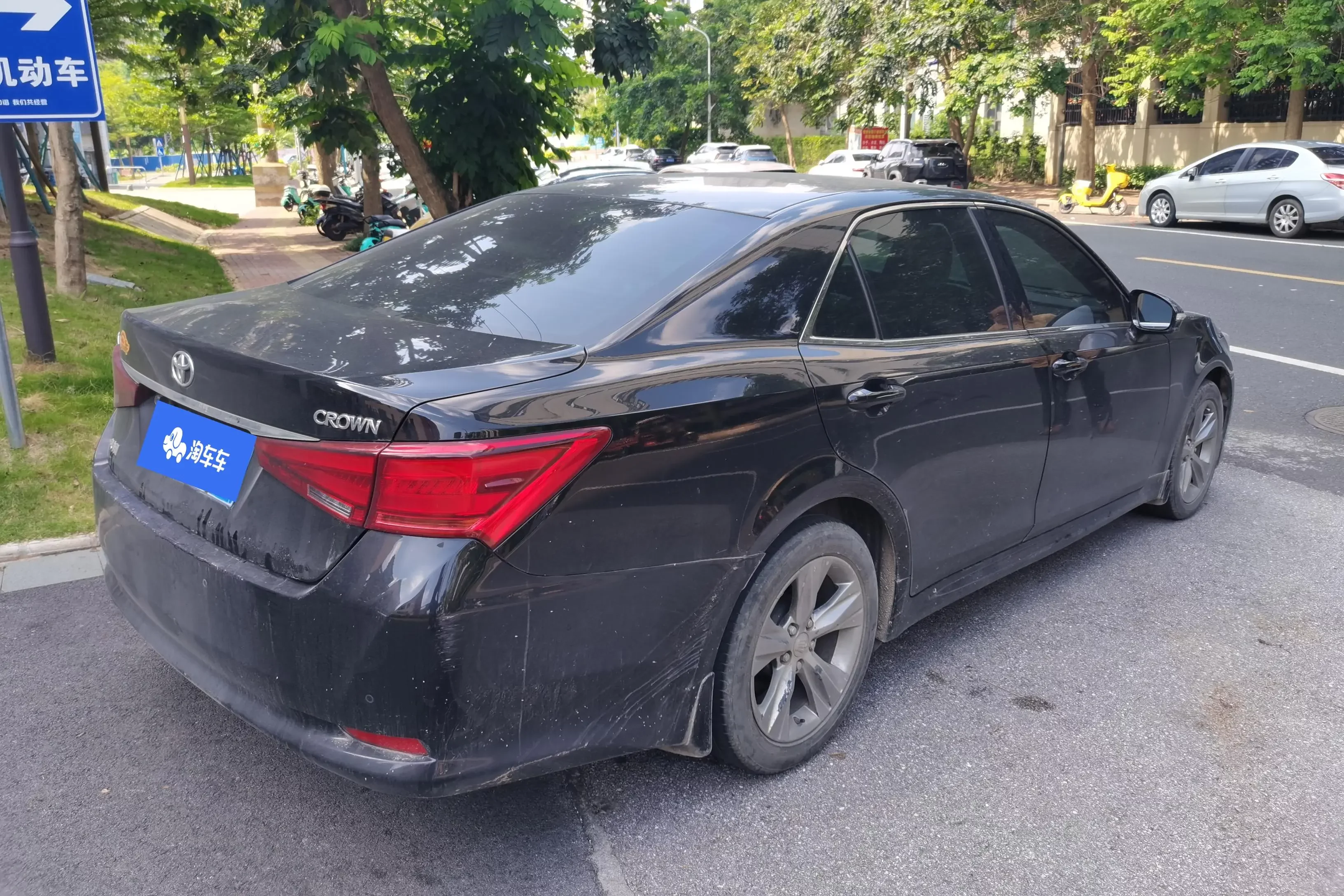 Toyota crown