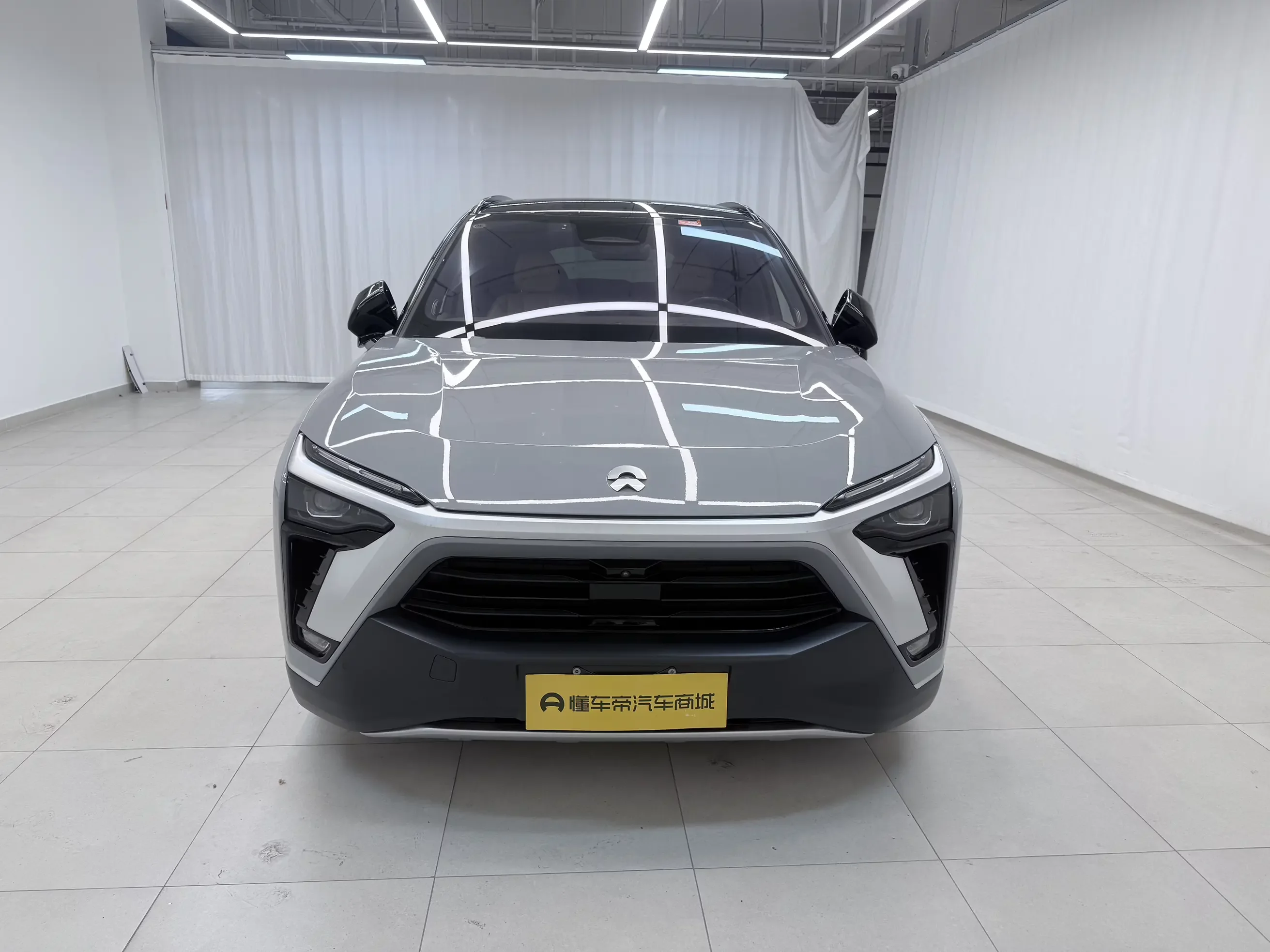 NIO ES8