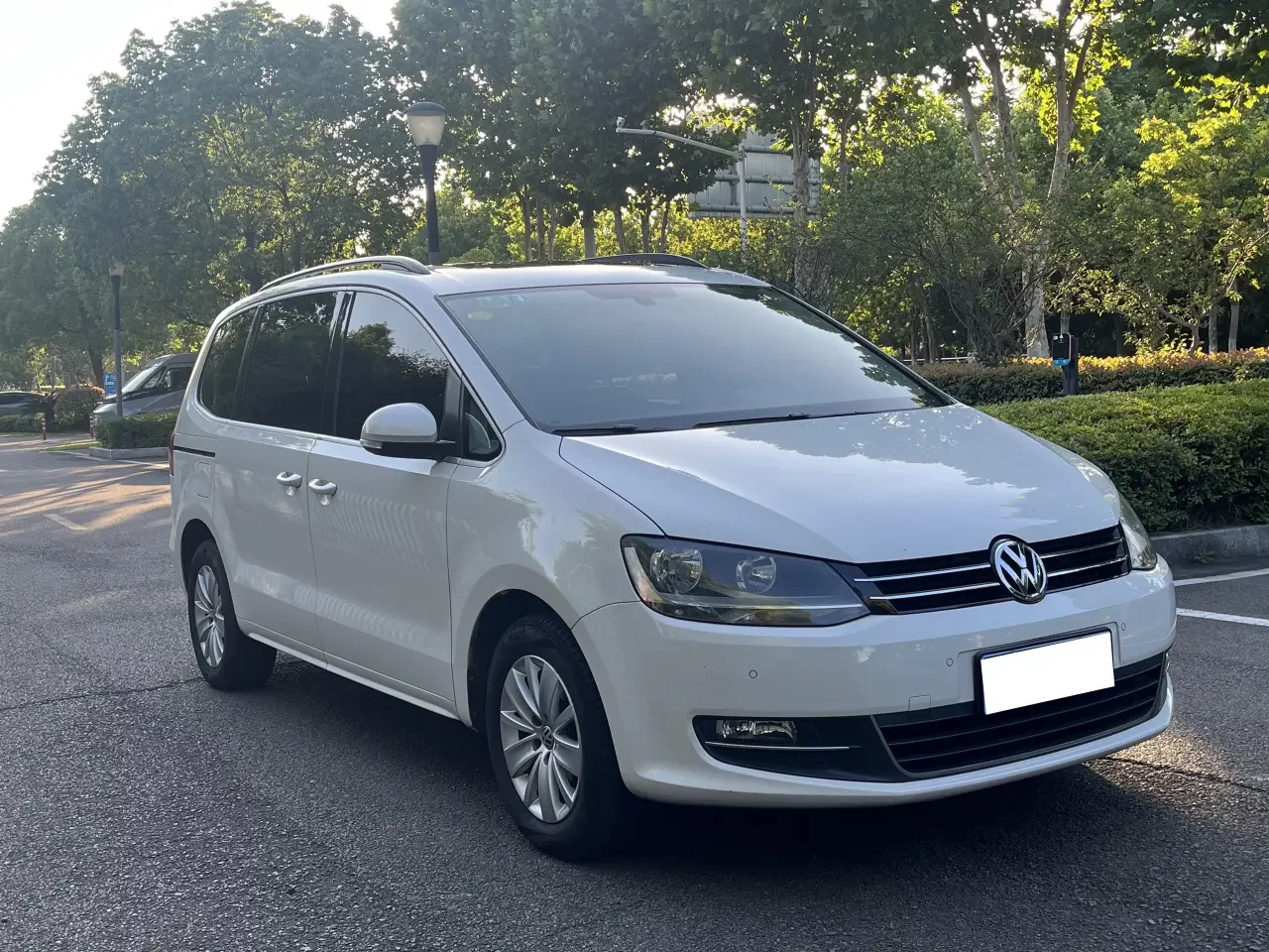 Volkswagen Sharon