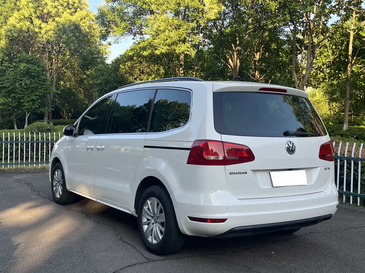 Volkswagen Sharon