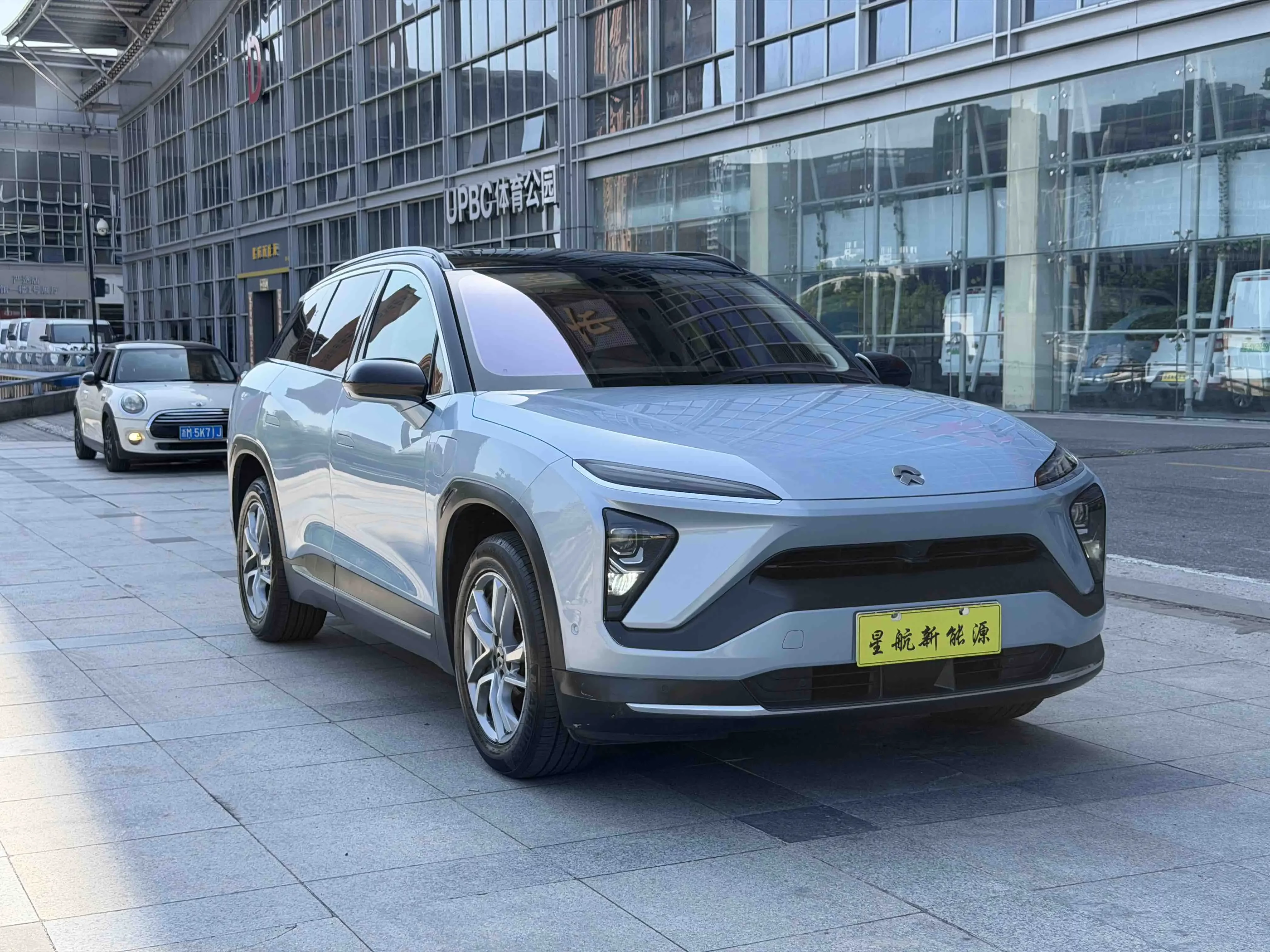NIO ES6