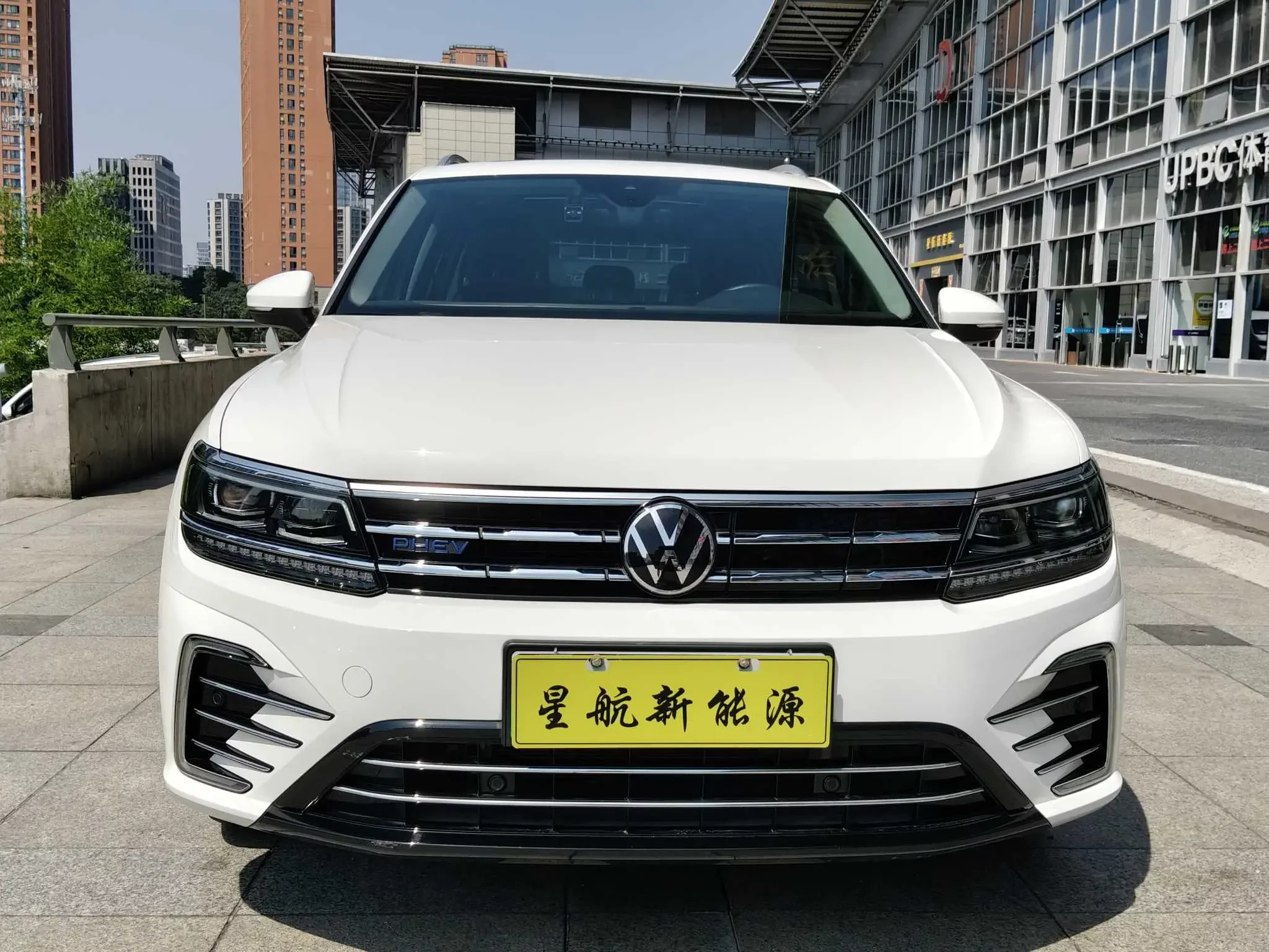 Volkswagen Tiguan L PHEV