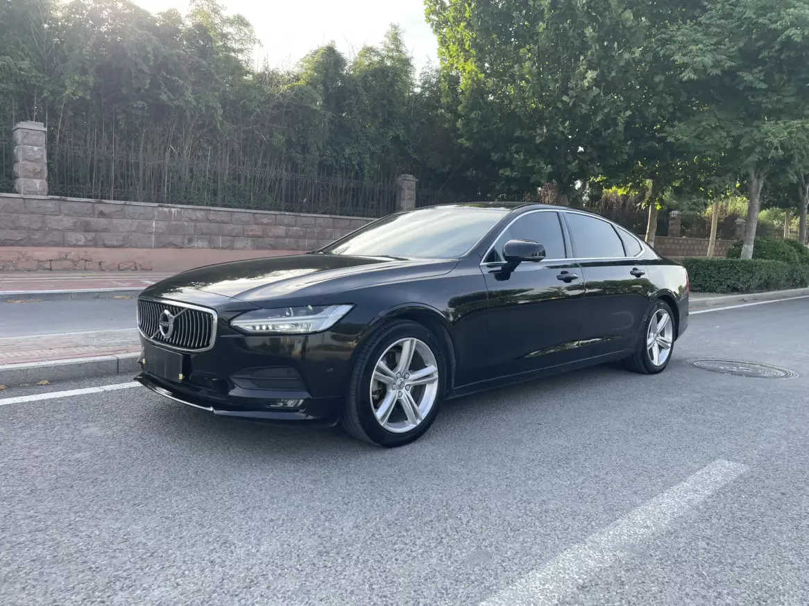 Volvo S90
