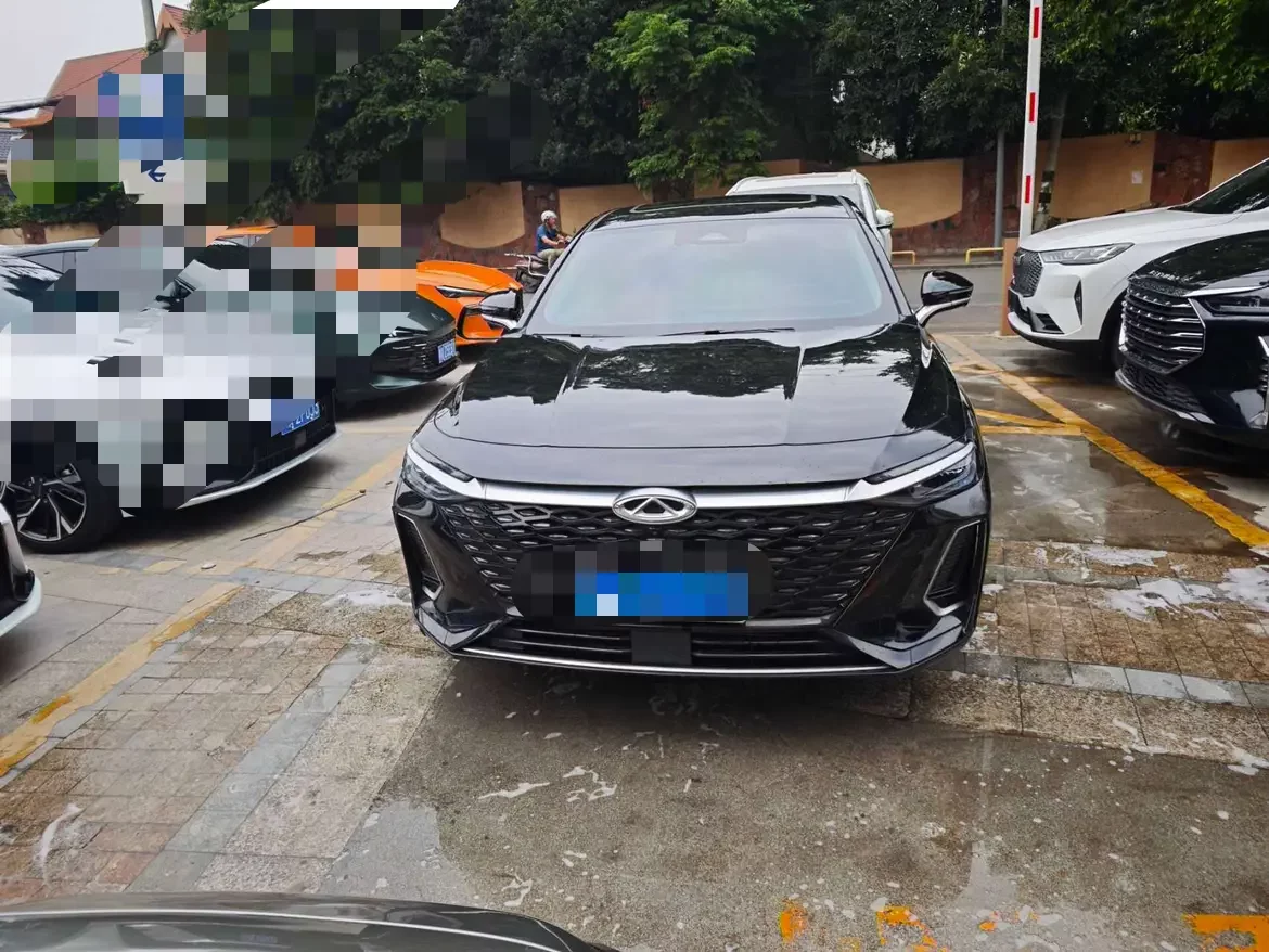 Chery Arrizo 8