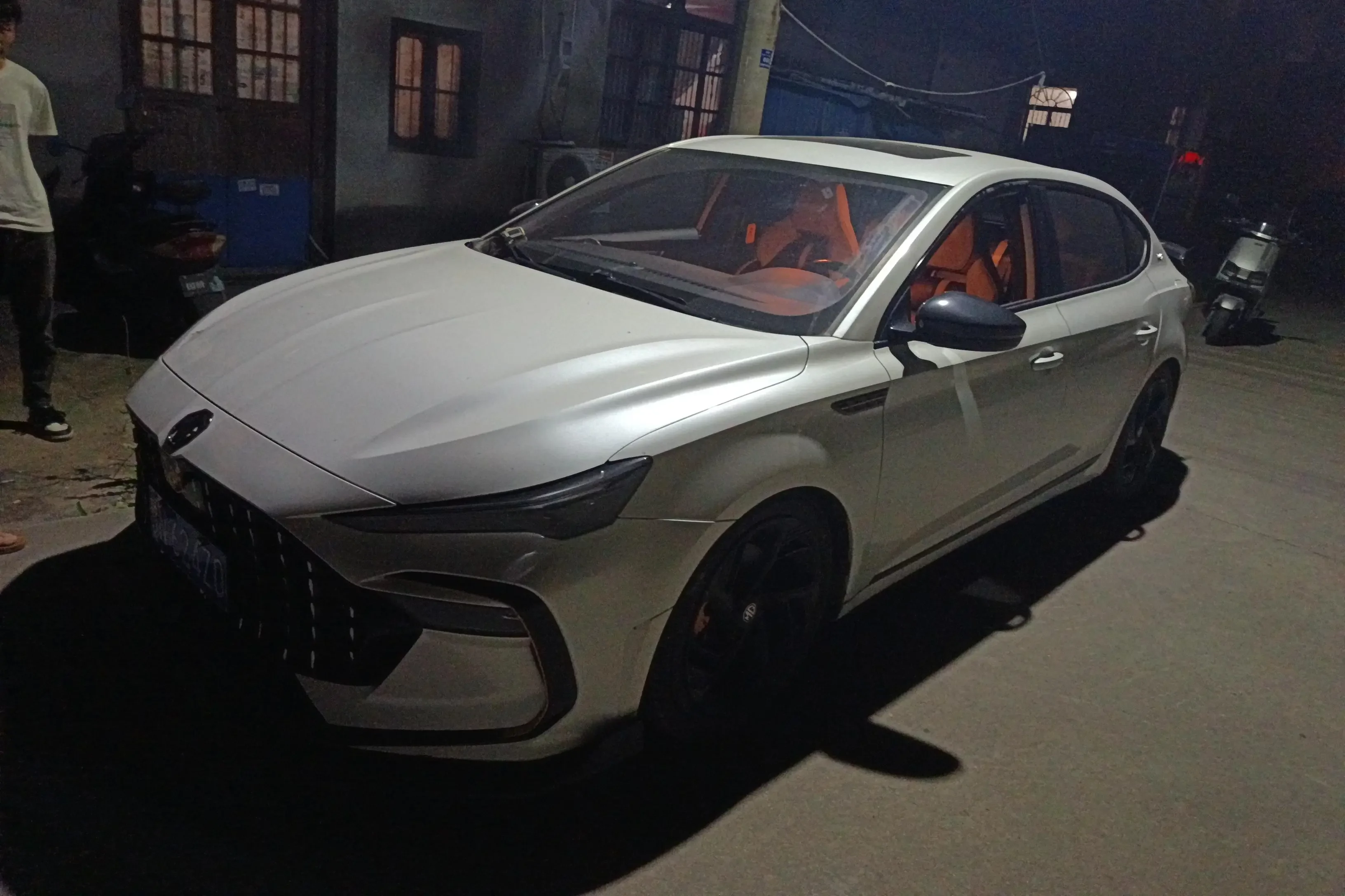 MG 6