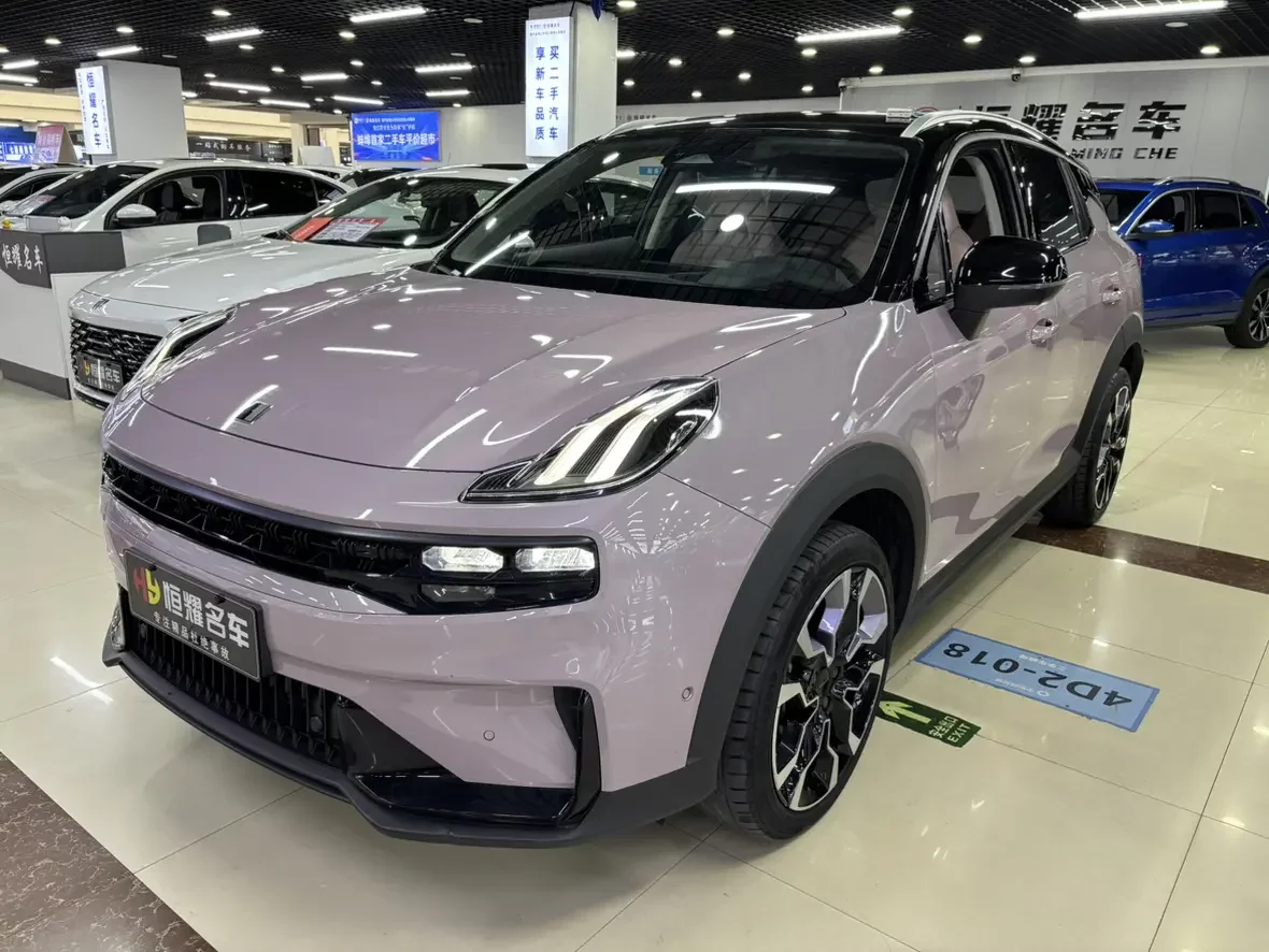 Lynk & Co 06