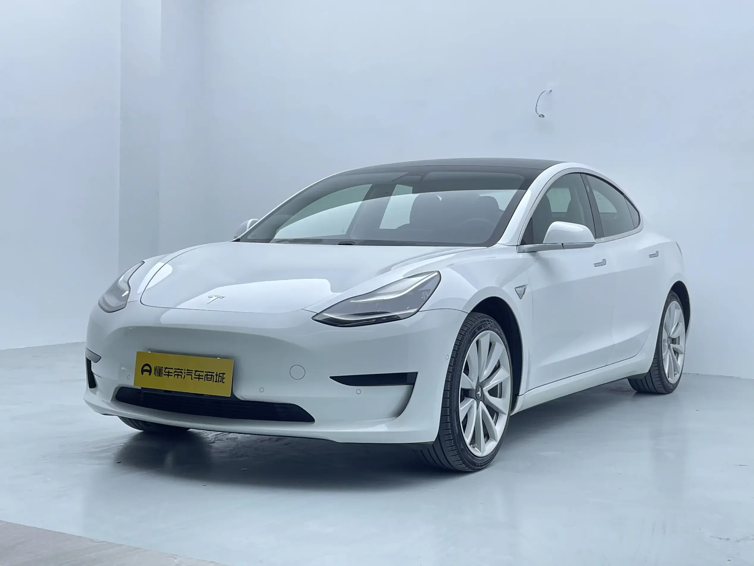 Tesla Model 3  из Китая