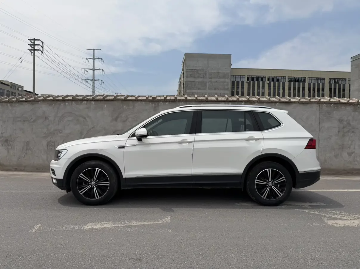 Volkswagen Tiguan L