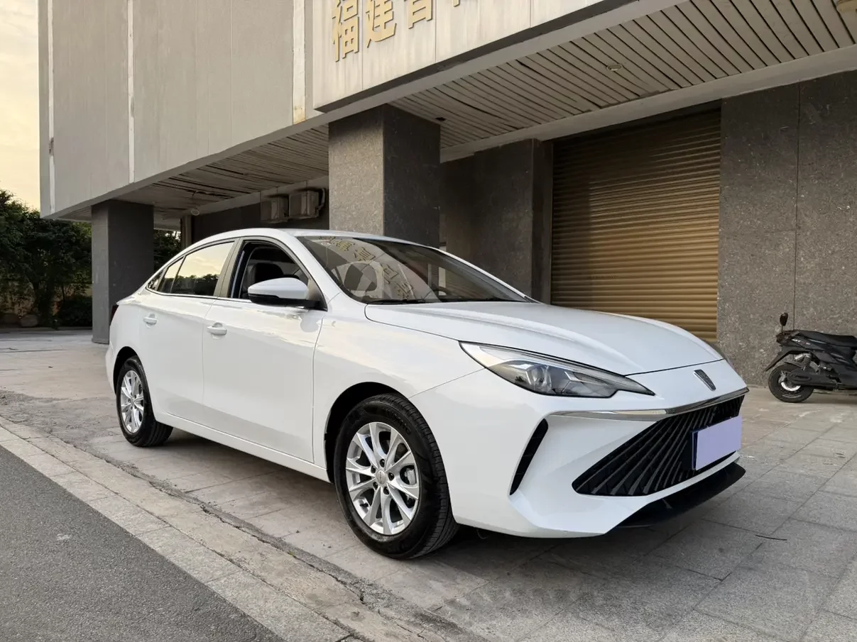 Roewe i5