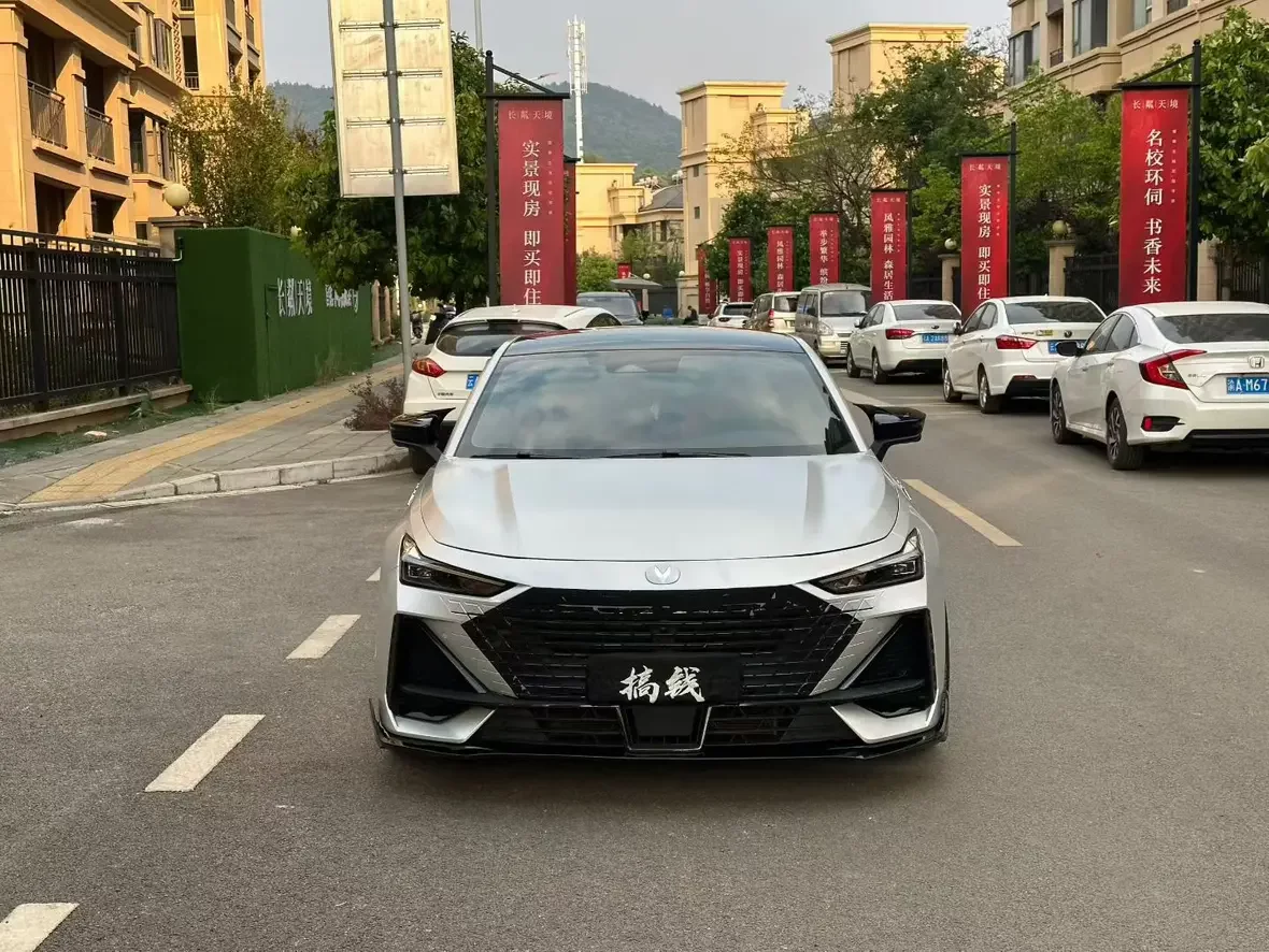 Changan UNI-V  из Китая