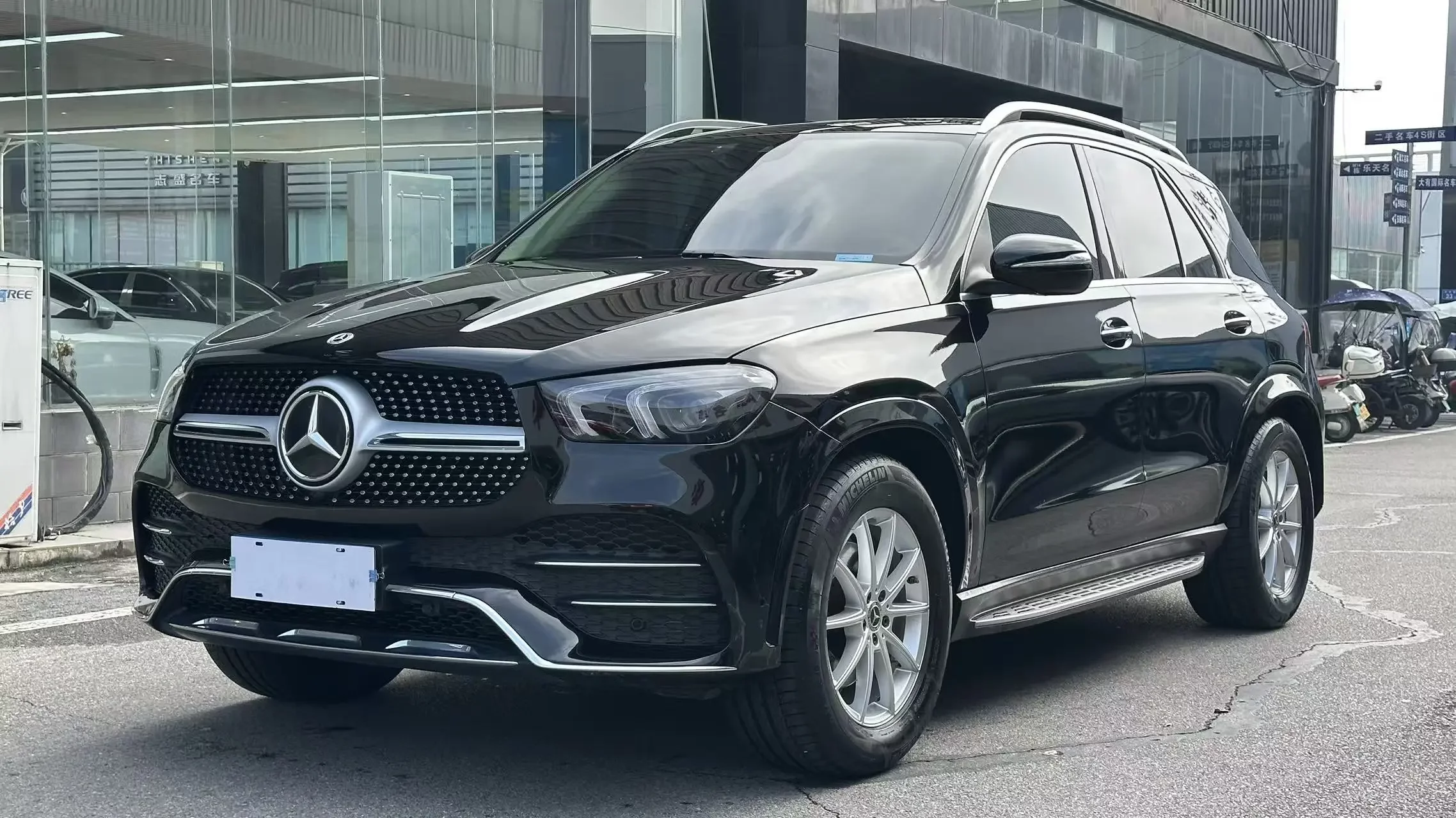 Mercedes-Benz GLE (Imported)