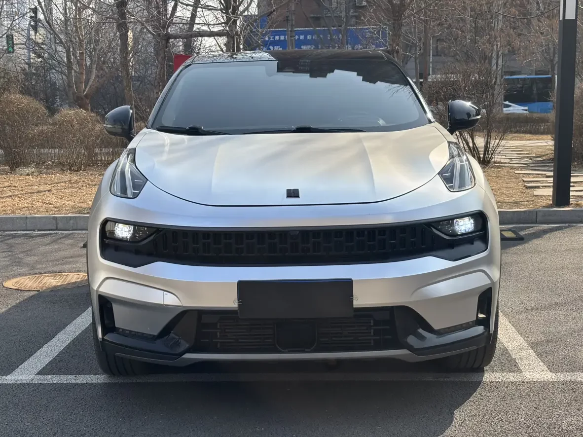 Lynk & Co 05