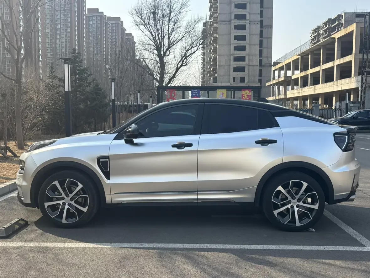 Lynk & Co 05