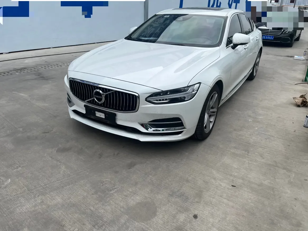 Volvo S90