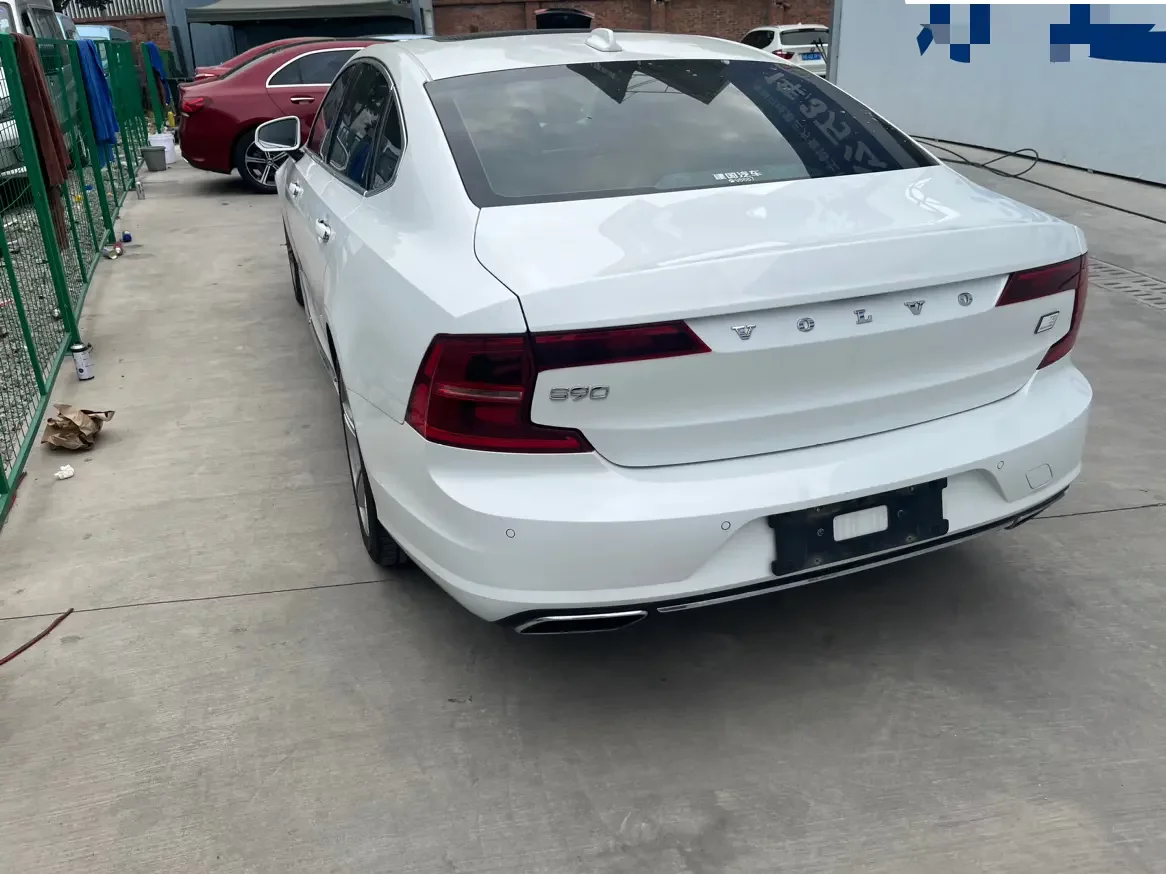Volvo S90