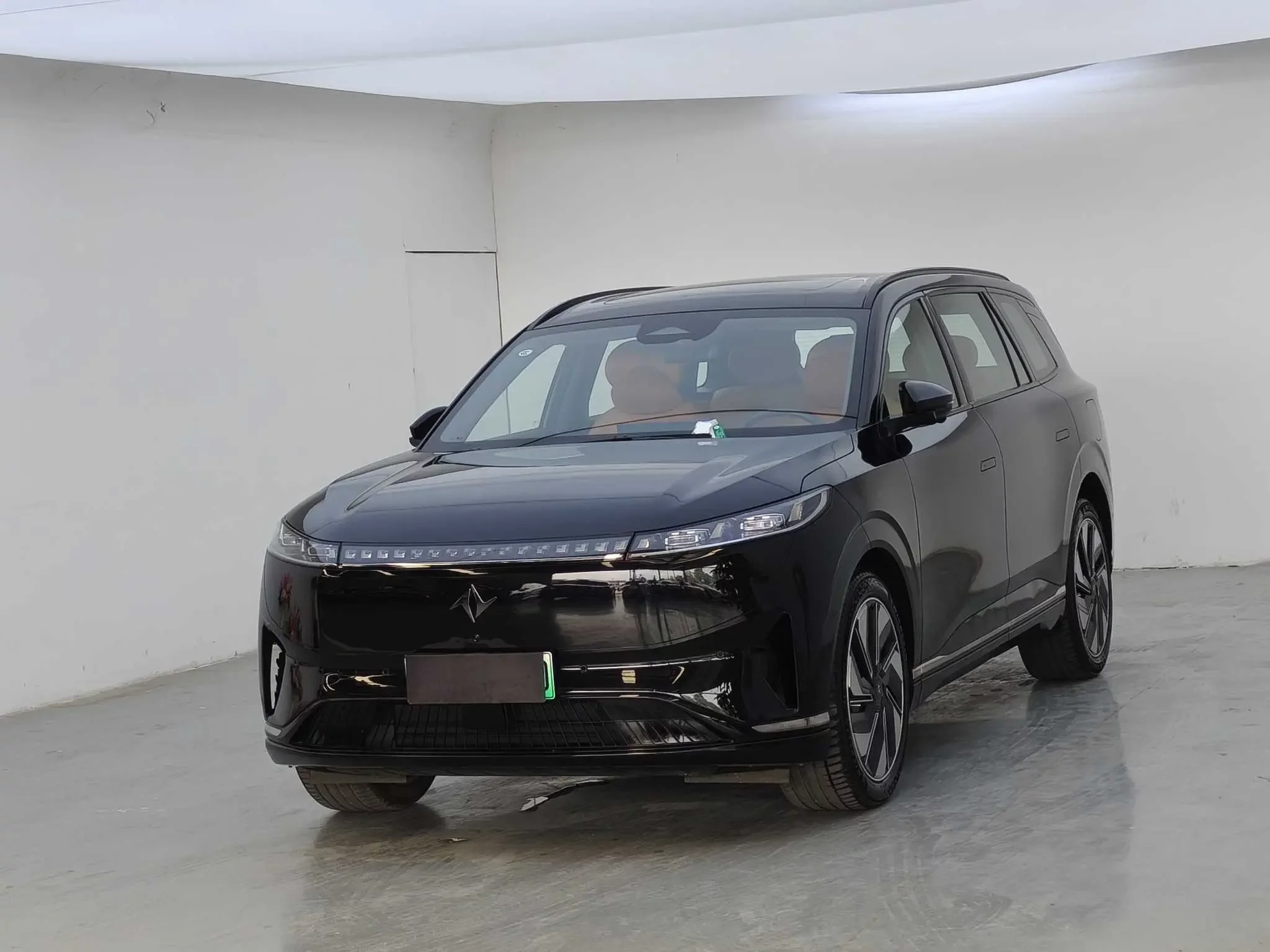 Dongfeng Yipai 008  из Китая
