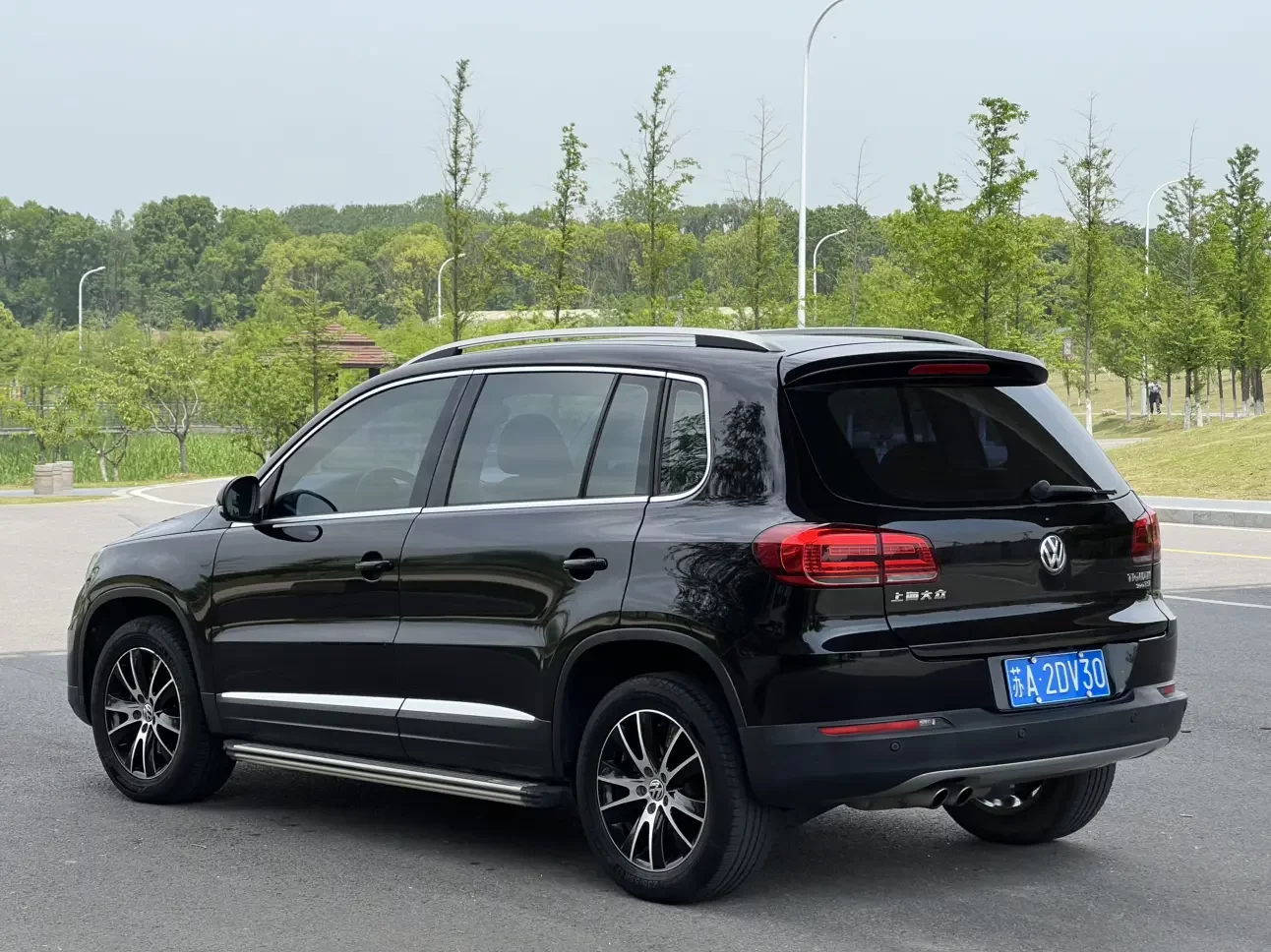 Volkswagen Tiguan (Tharu)