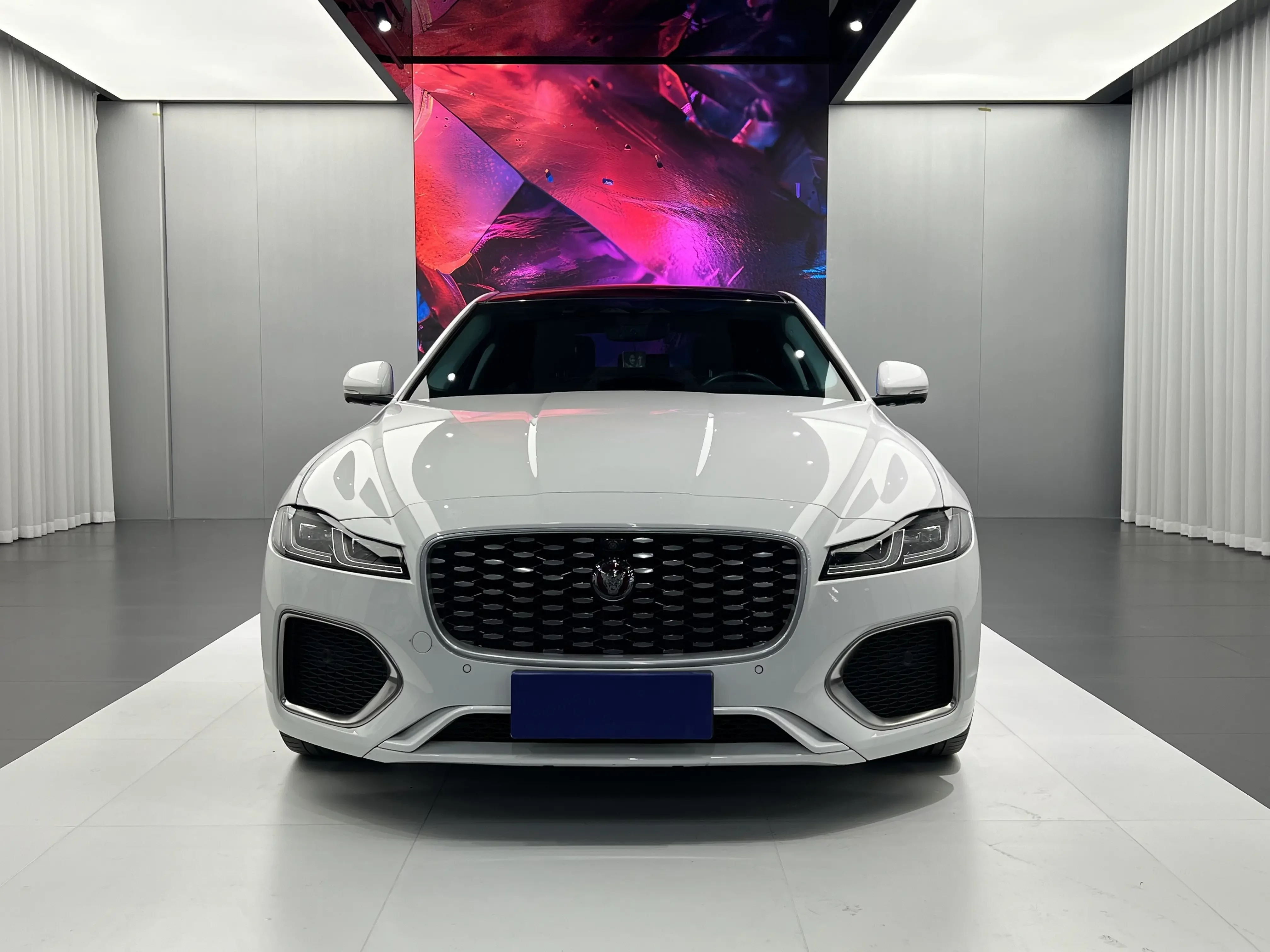 Jaguar XFL  из Китая