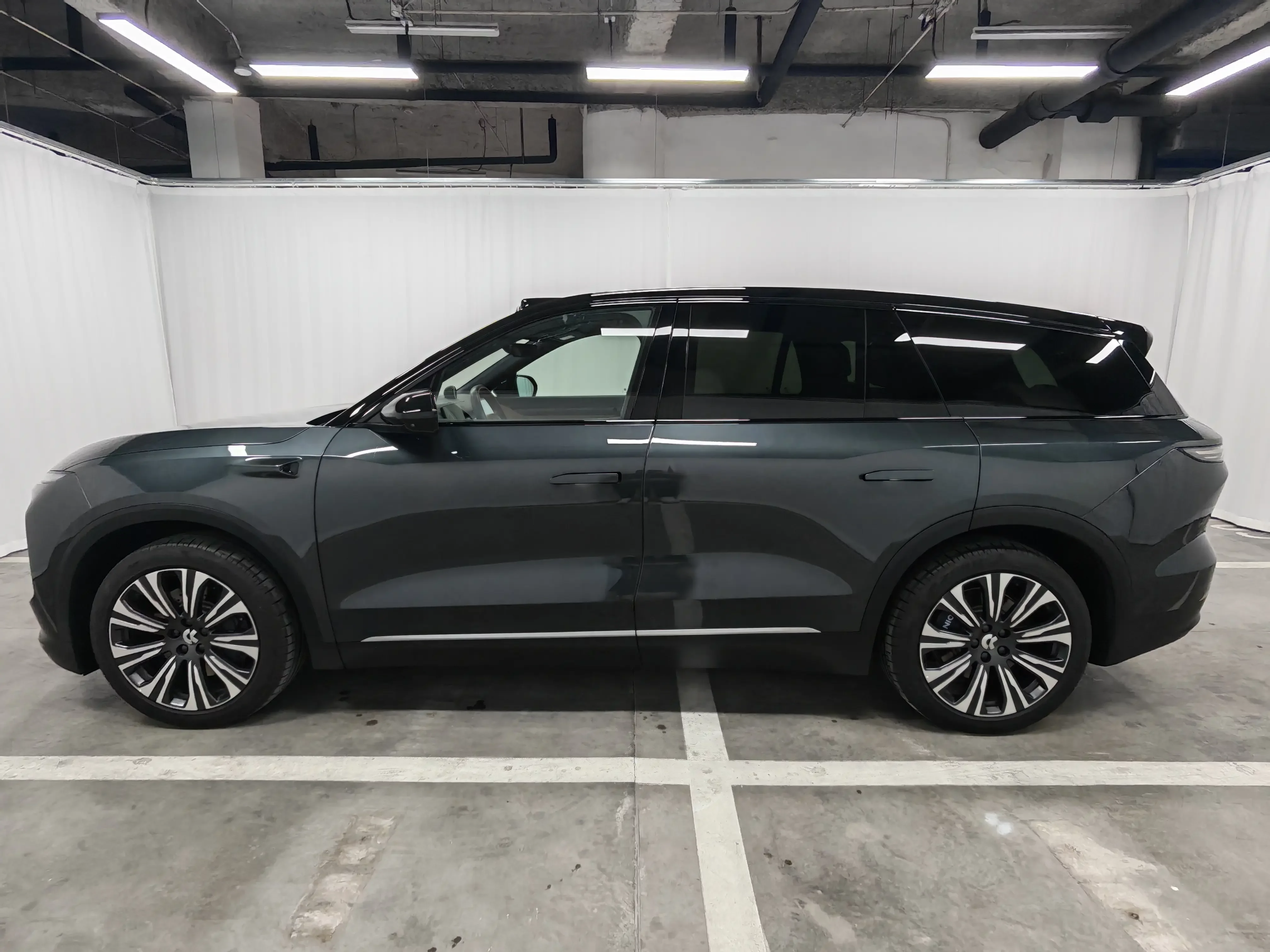 NIO ES8