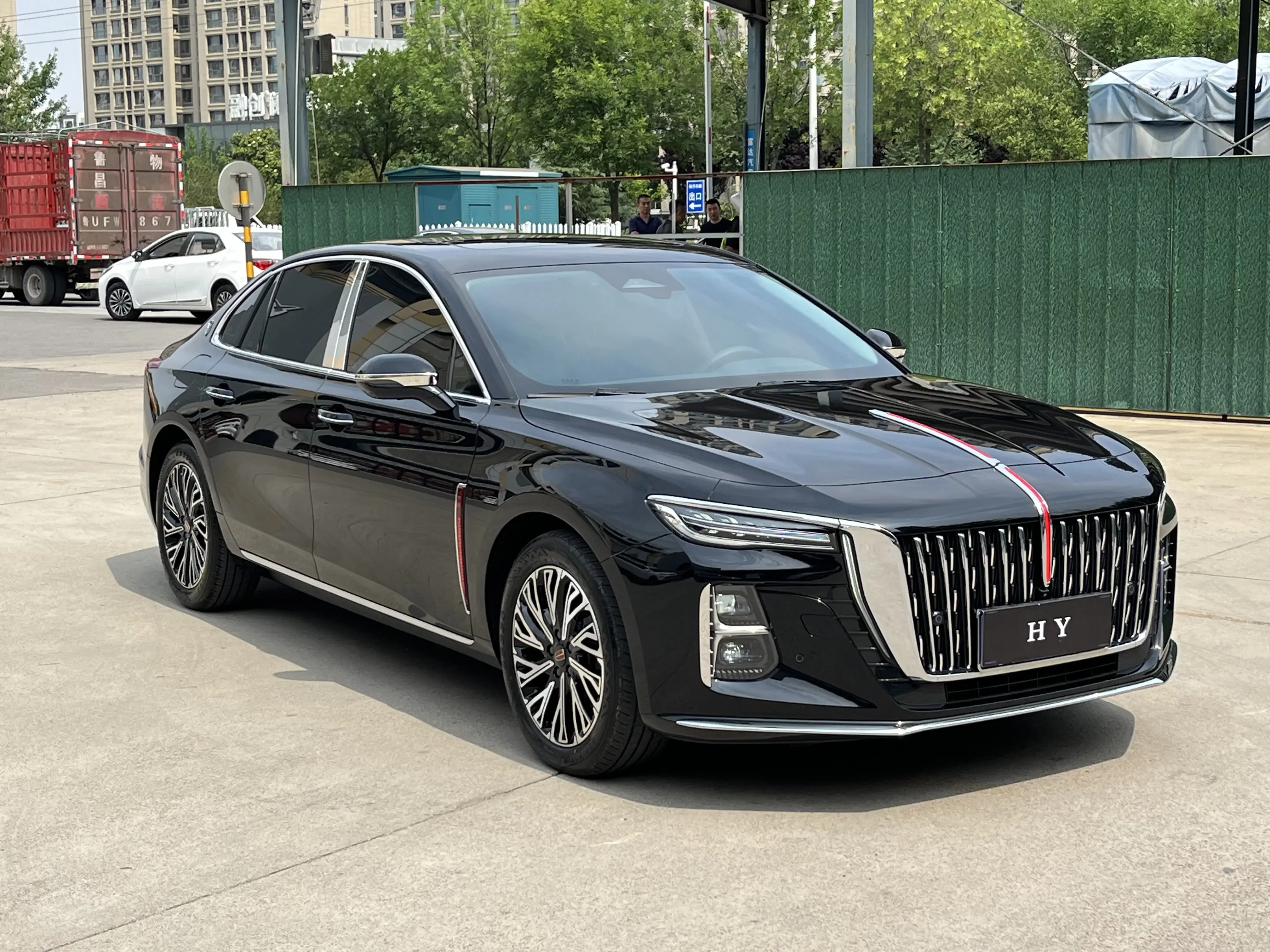 Hongqi H5