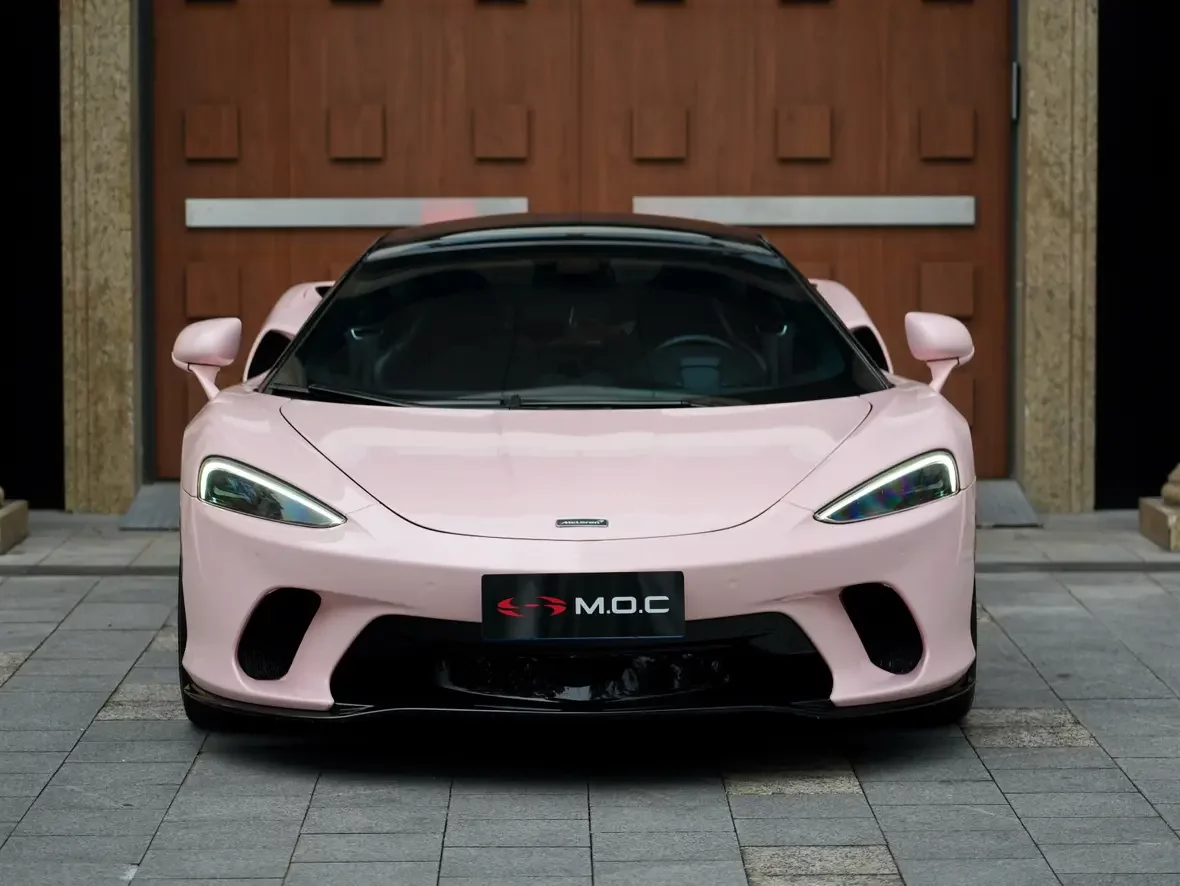 McLaren GT