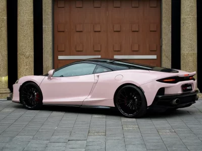 McLaren GT